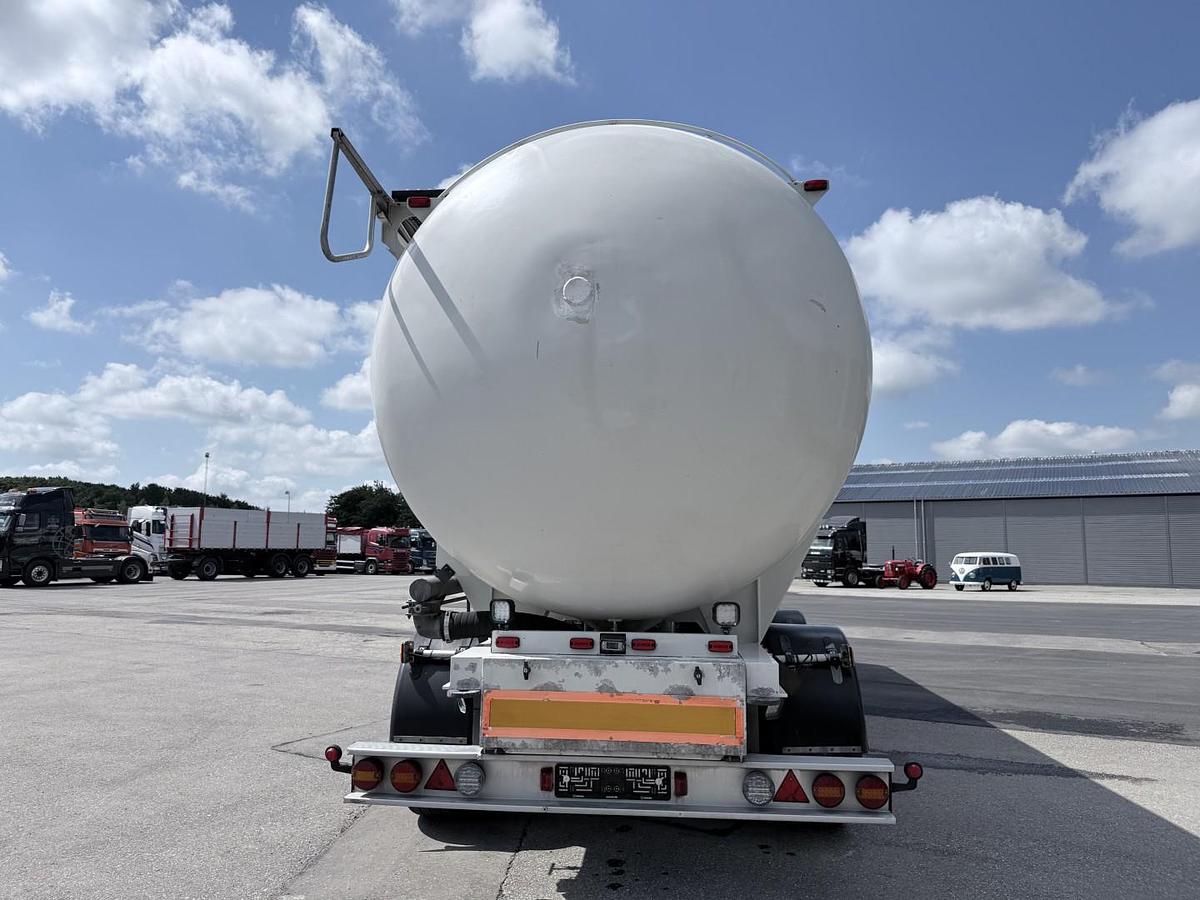 Meget god HMK Bilcon 30 t. 42 m3 Silo tank 6 rum