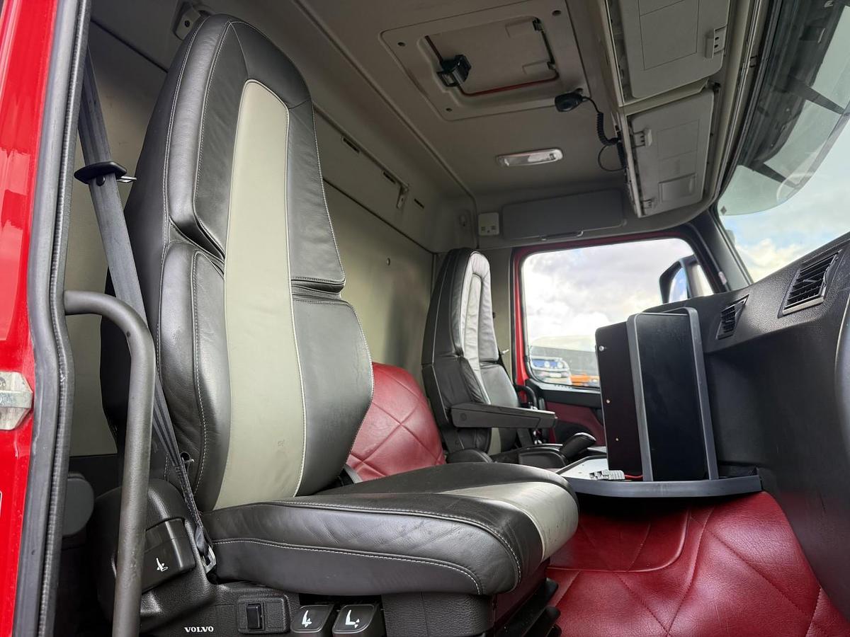 God 2018 Volvo FM500 8x2 Pusher tridem Hiab 099 B3 Radio