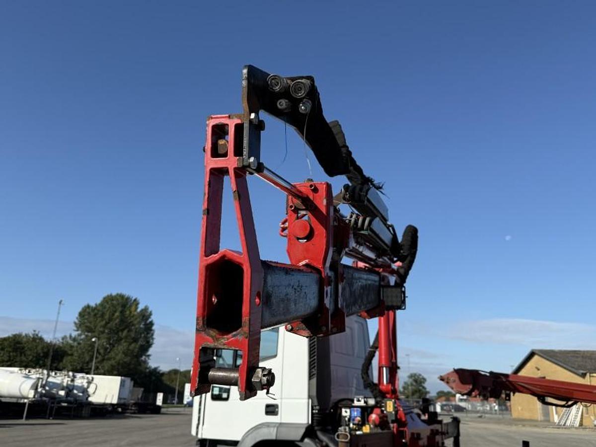 God 2001 Iveco EuroTech Cursor 190E31 4x2 Hejs / Kran HMF 1060 B3