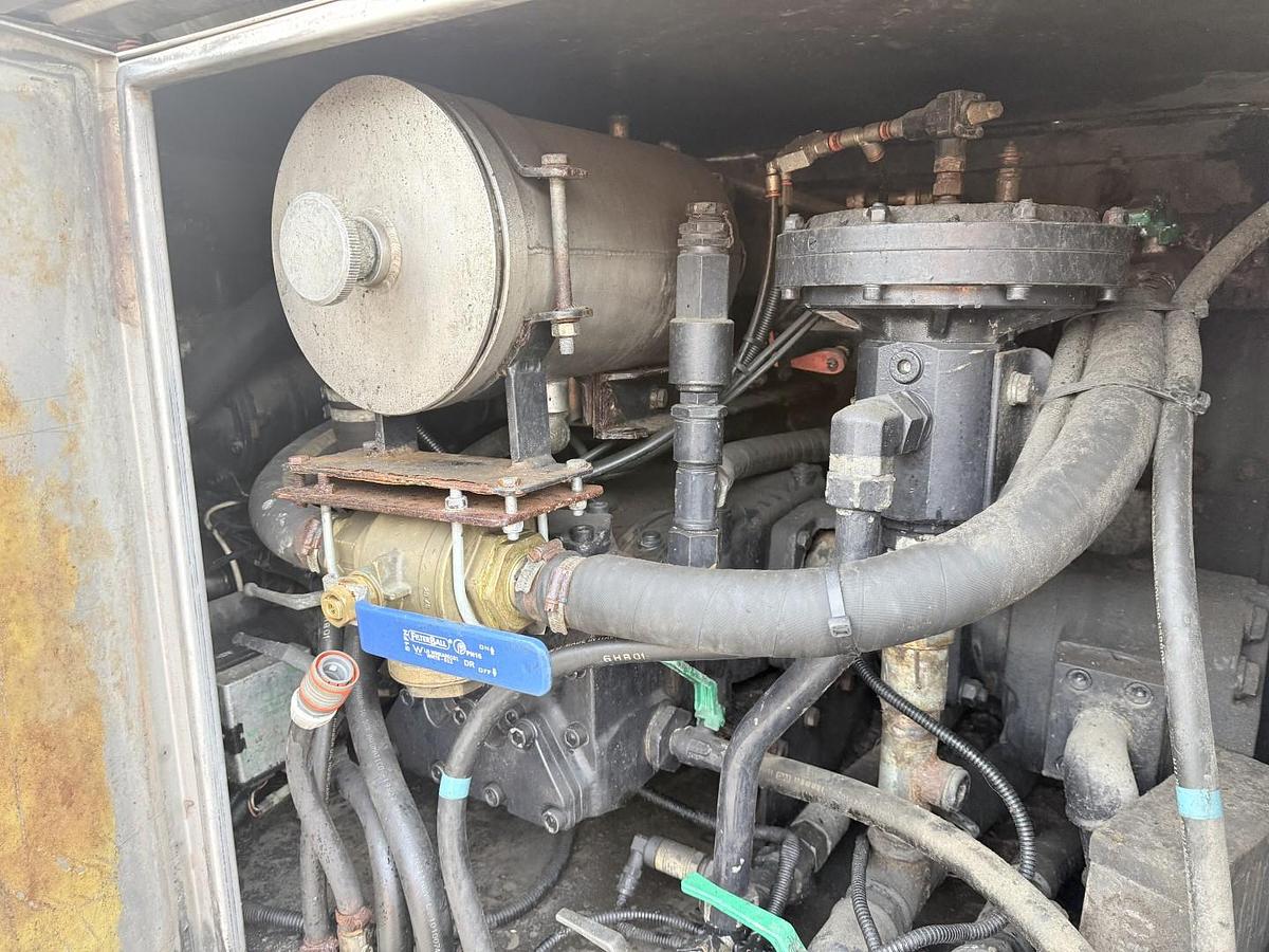 God 2007 MAN TGA 26.400 6x4 Moro 13.700 l. Rustfri