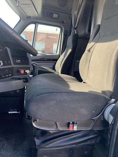 Used 2013 Kenworth T700