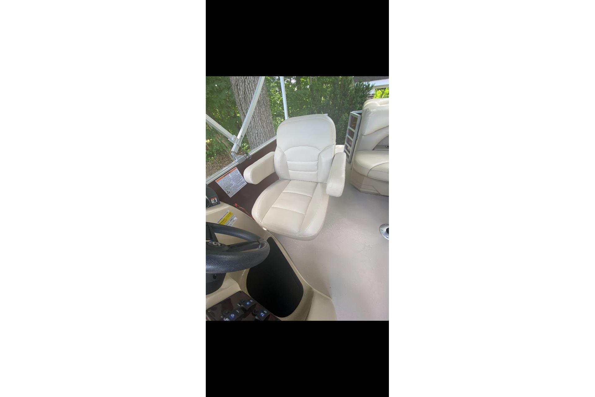 Used 2019 Sylvan Mirage 820 Cruise