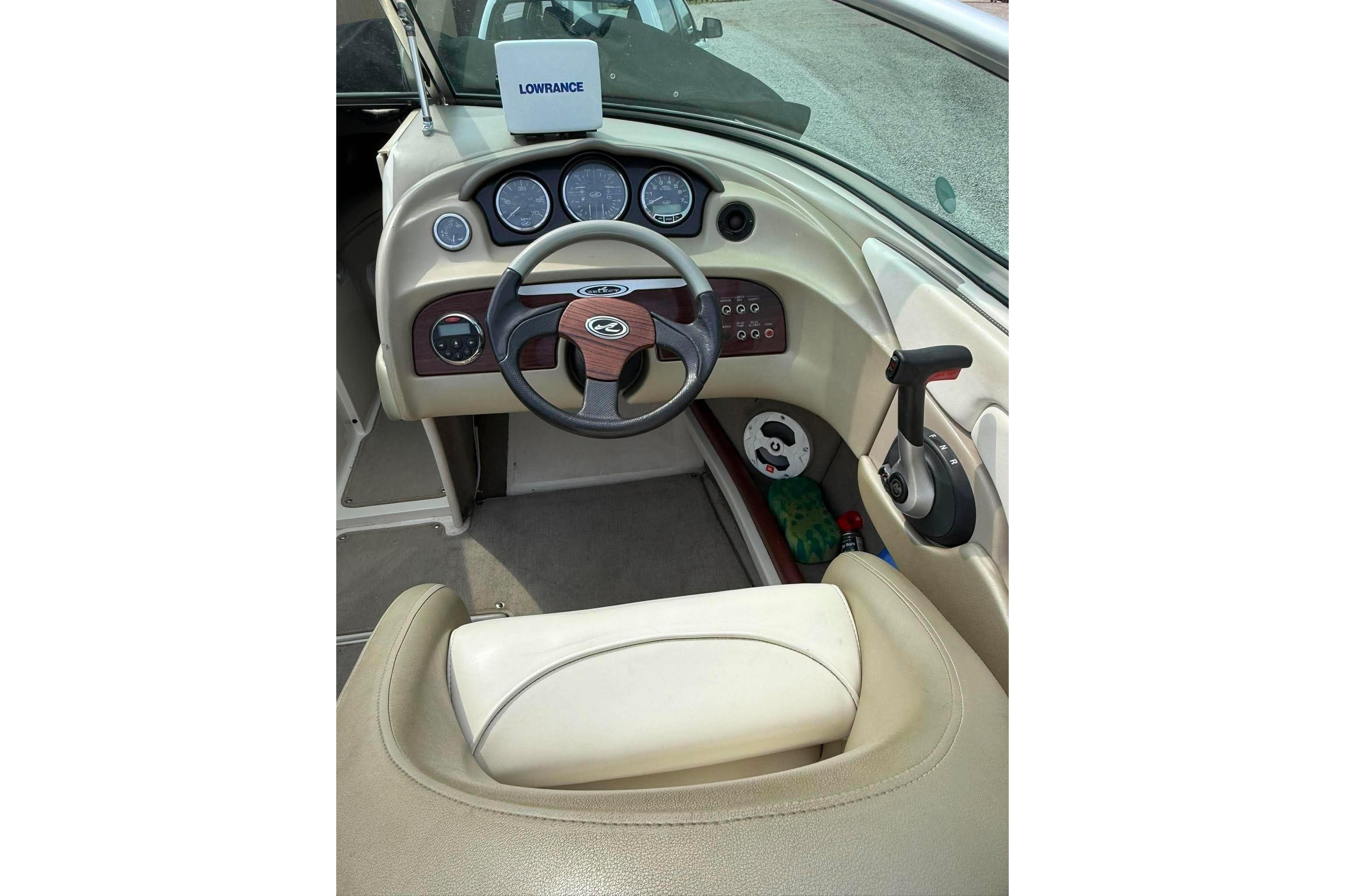 Used 2006 Sea Ray 220 Select