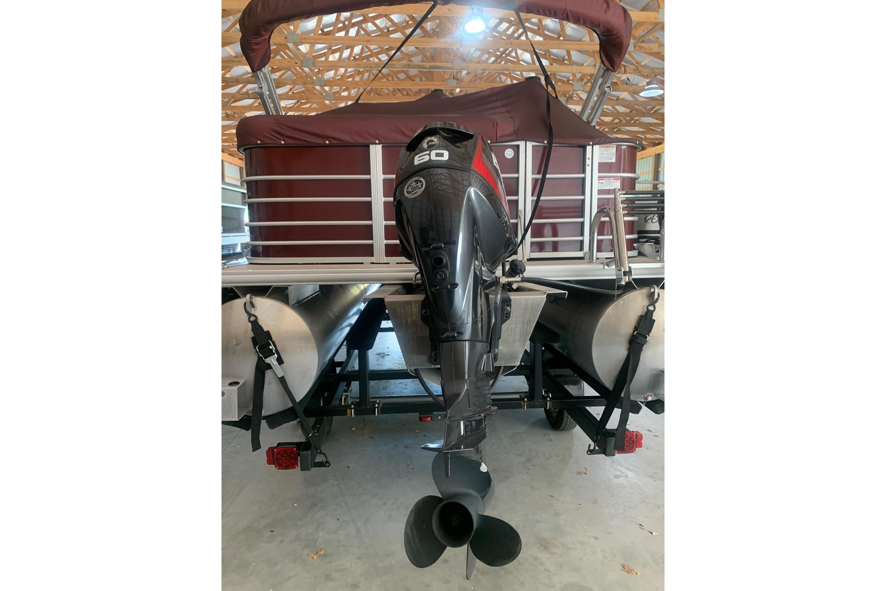 Used 2019 Sylvan Mirage 820 Cruise