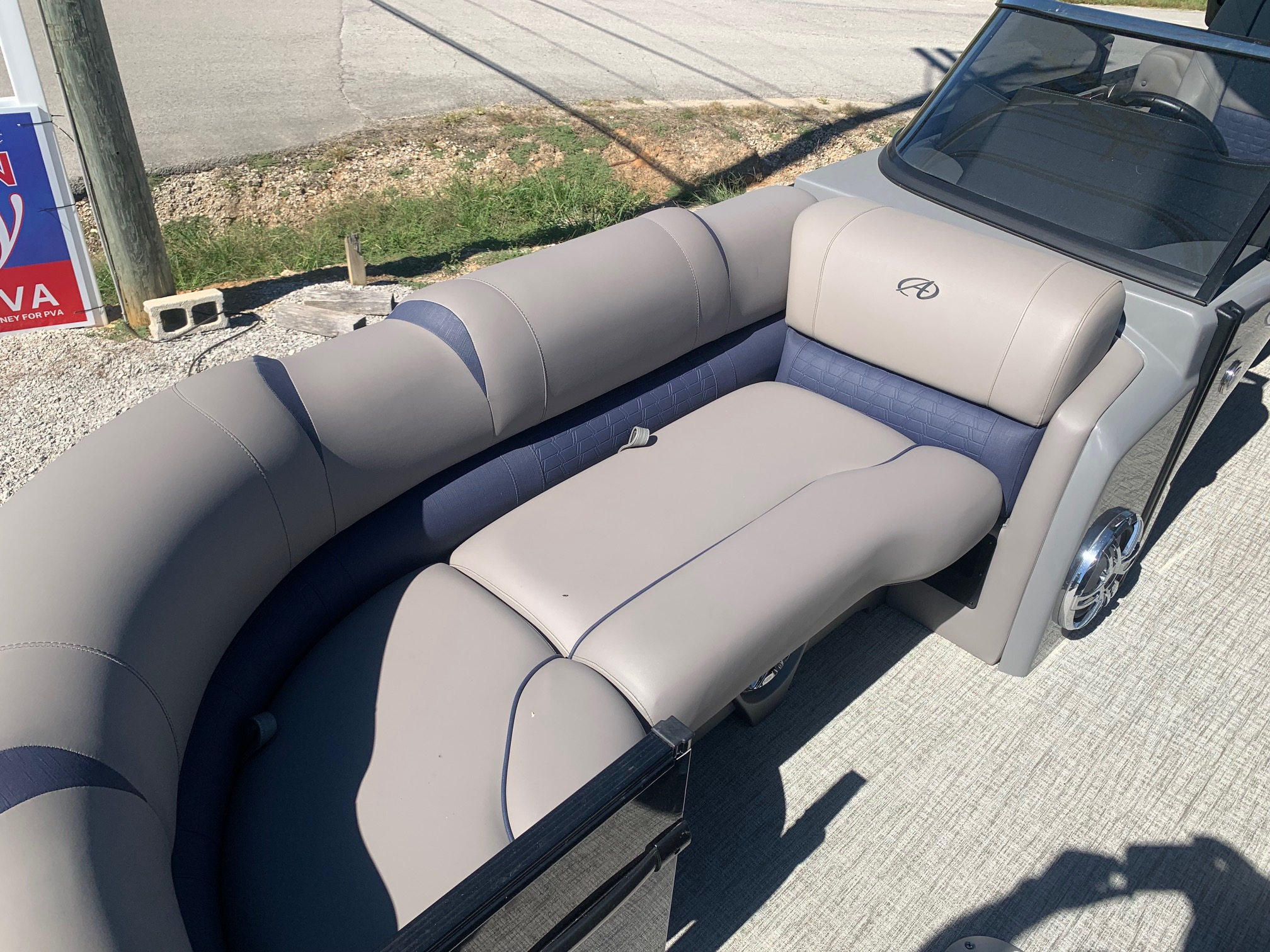 Used 2022 AVALON 2585 QL