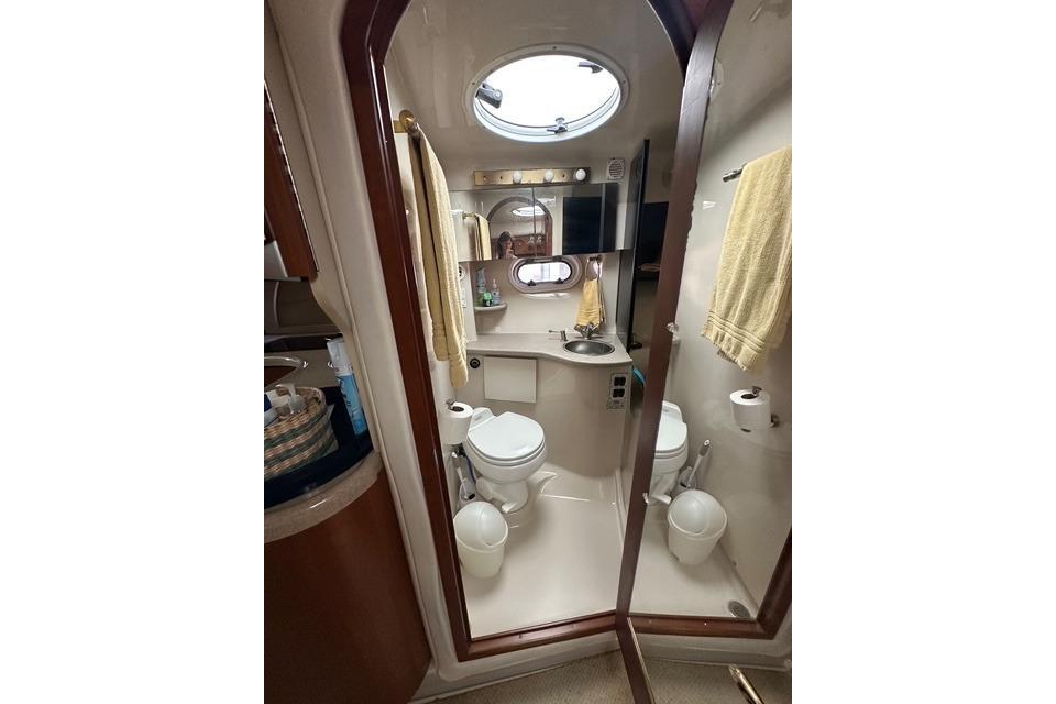 Used 2003 Four Winns 378 Vista