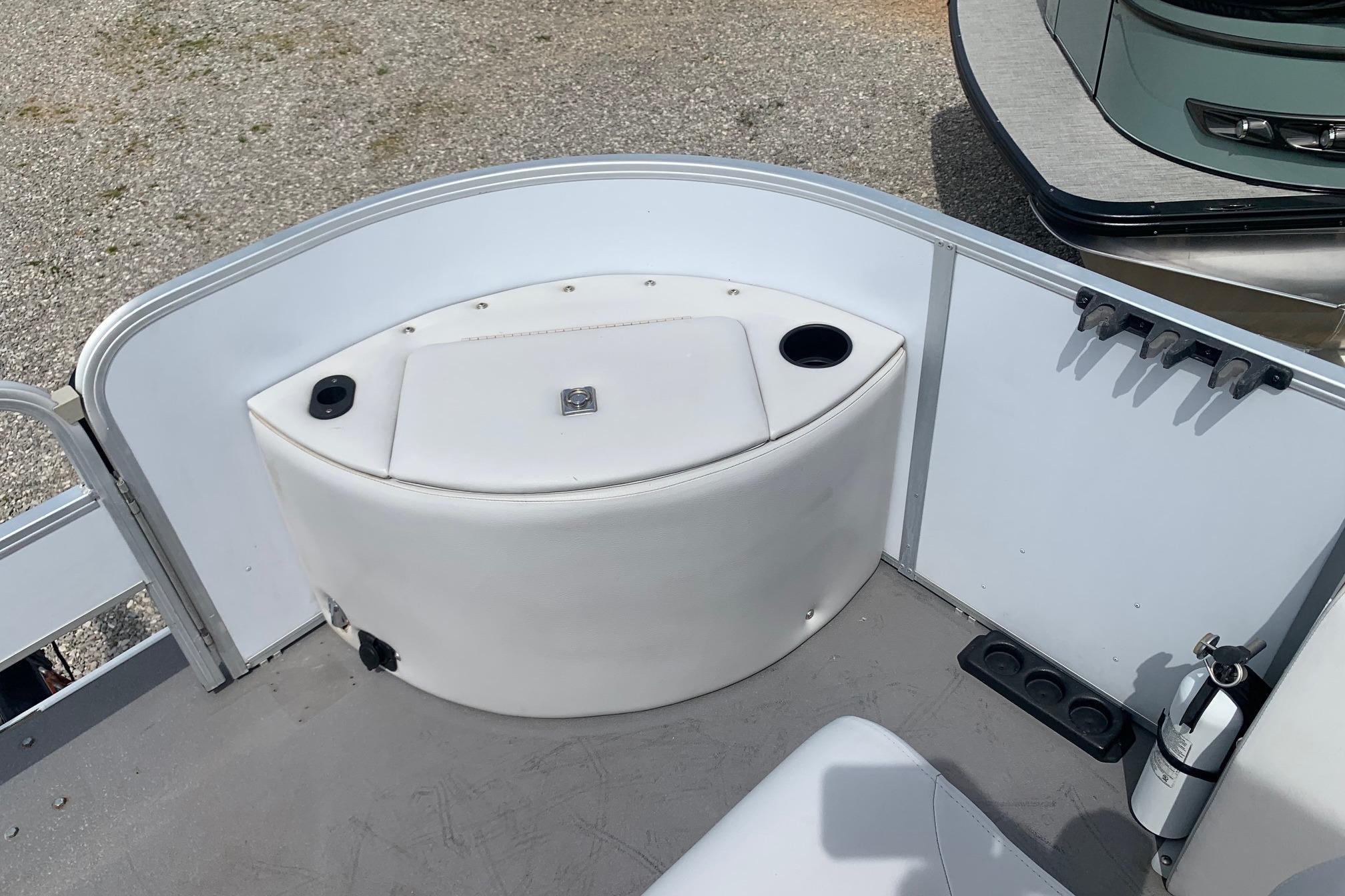 Used 2019 SunCatcher V22FC