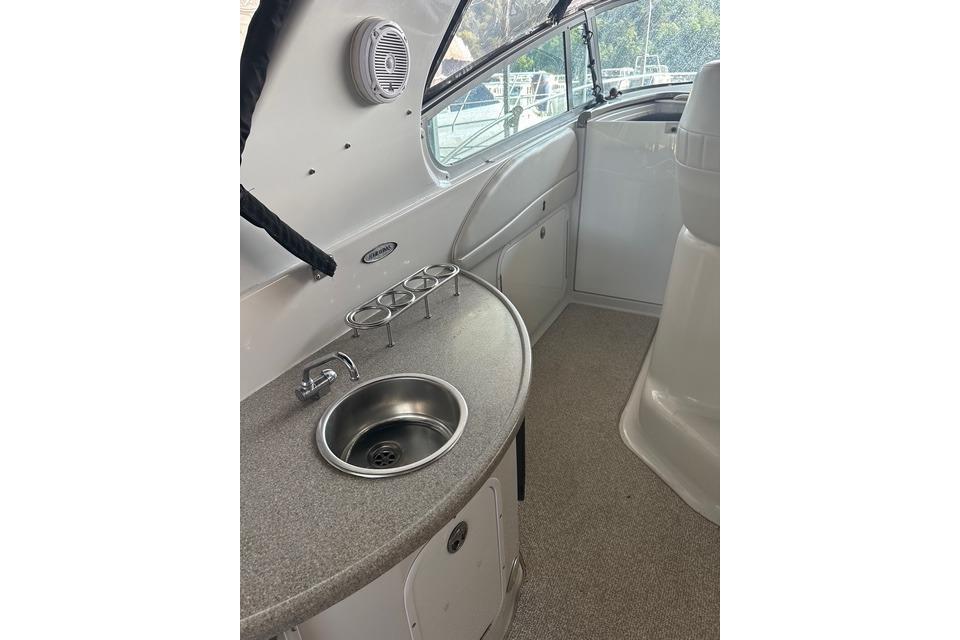 Used 2003 Four Winns 378 Vista