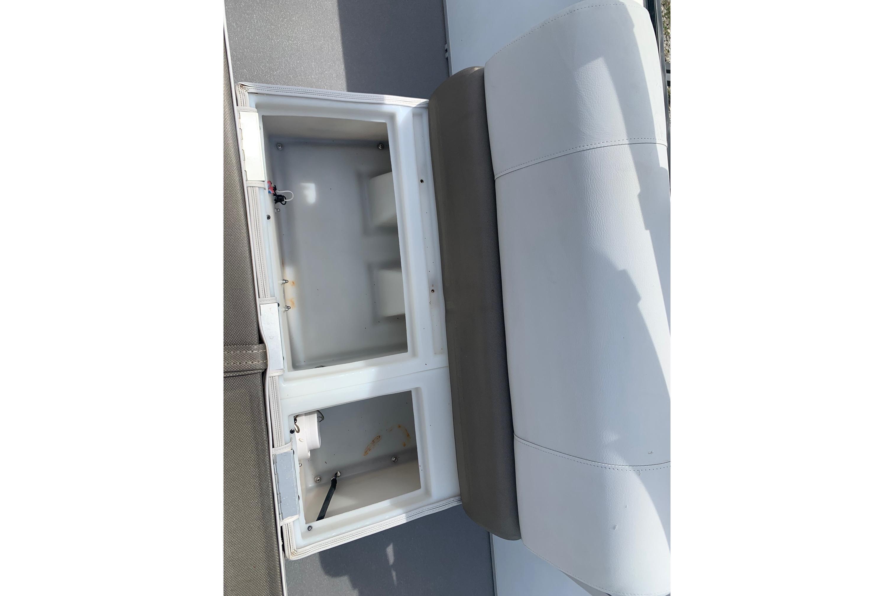 Used 2019 SunCatcher V22FC