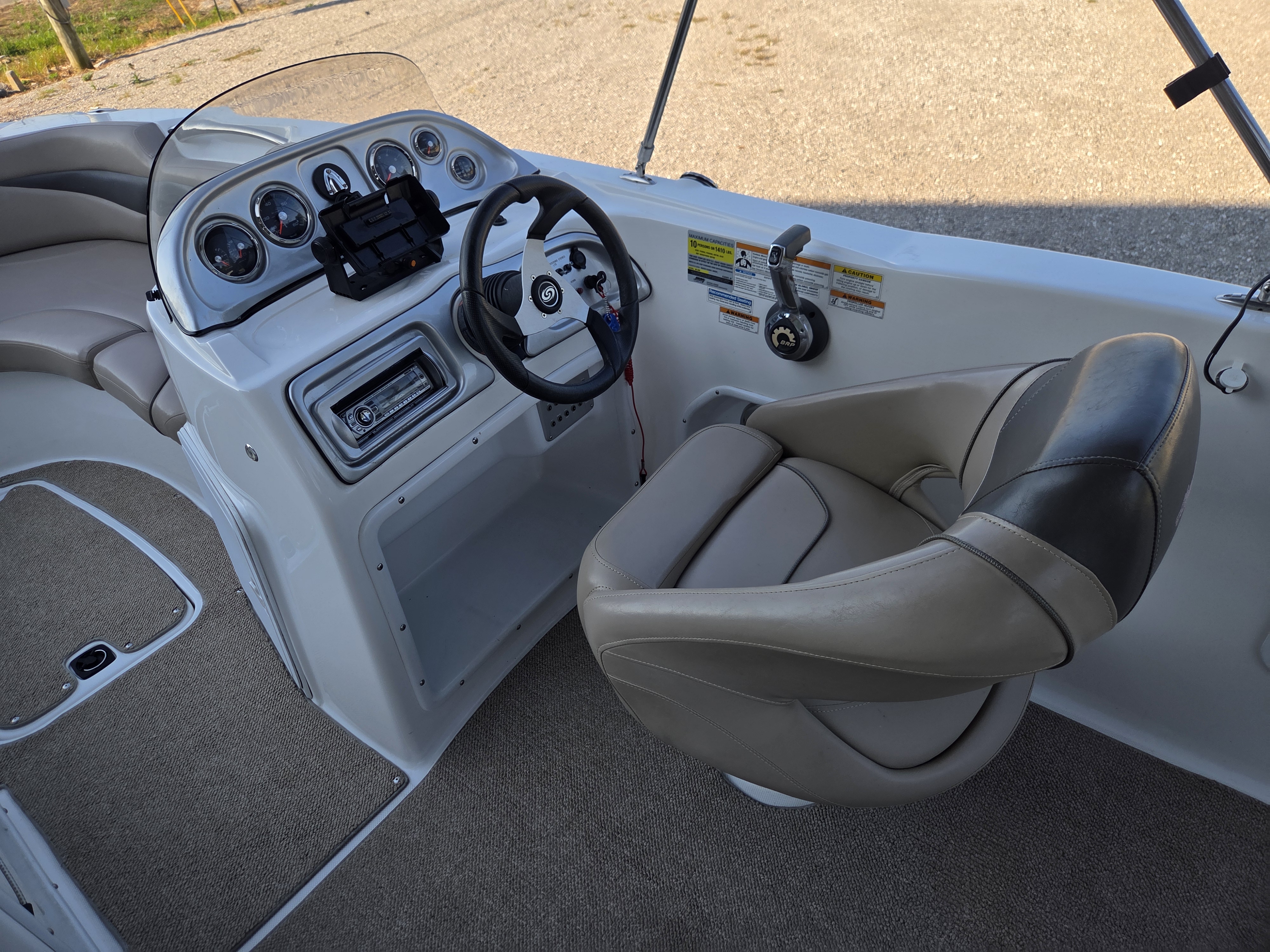 Used 2013 Hurricane 203 Sundeck Sport OB