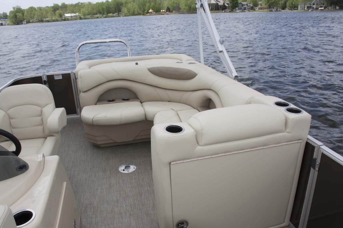 Used 2019 Sylvan Mirage 820 Cruise