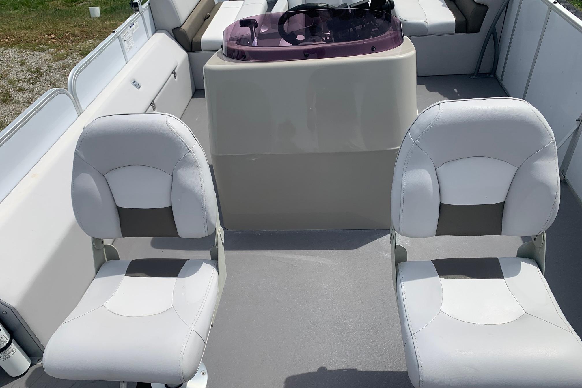 Used 2019 SunCatcher V22FC