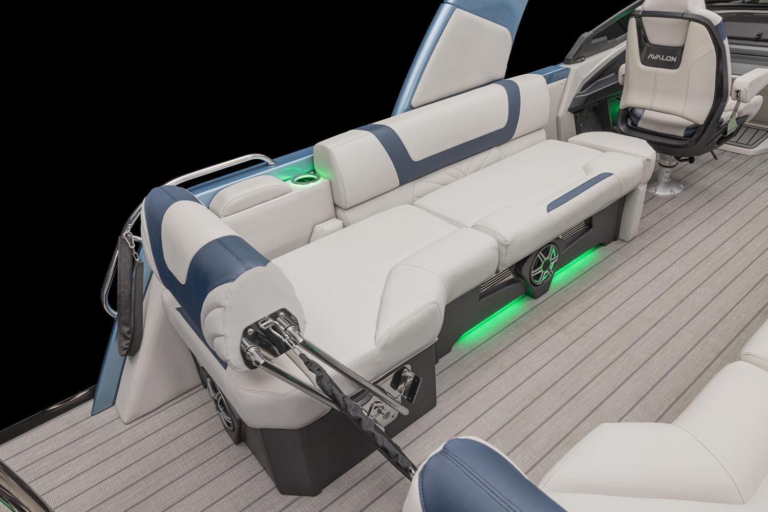 2026 Avalon Excalibur Quad Lounge Shift Windshield - 27'