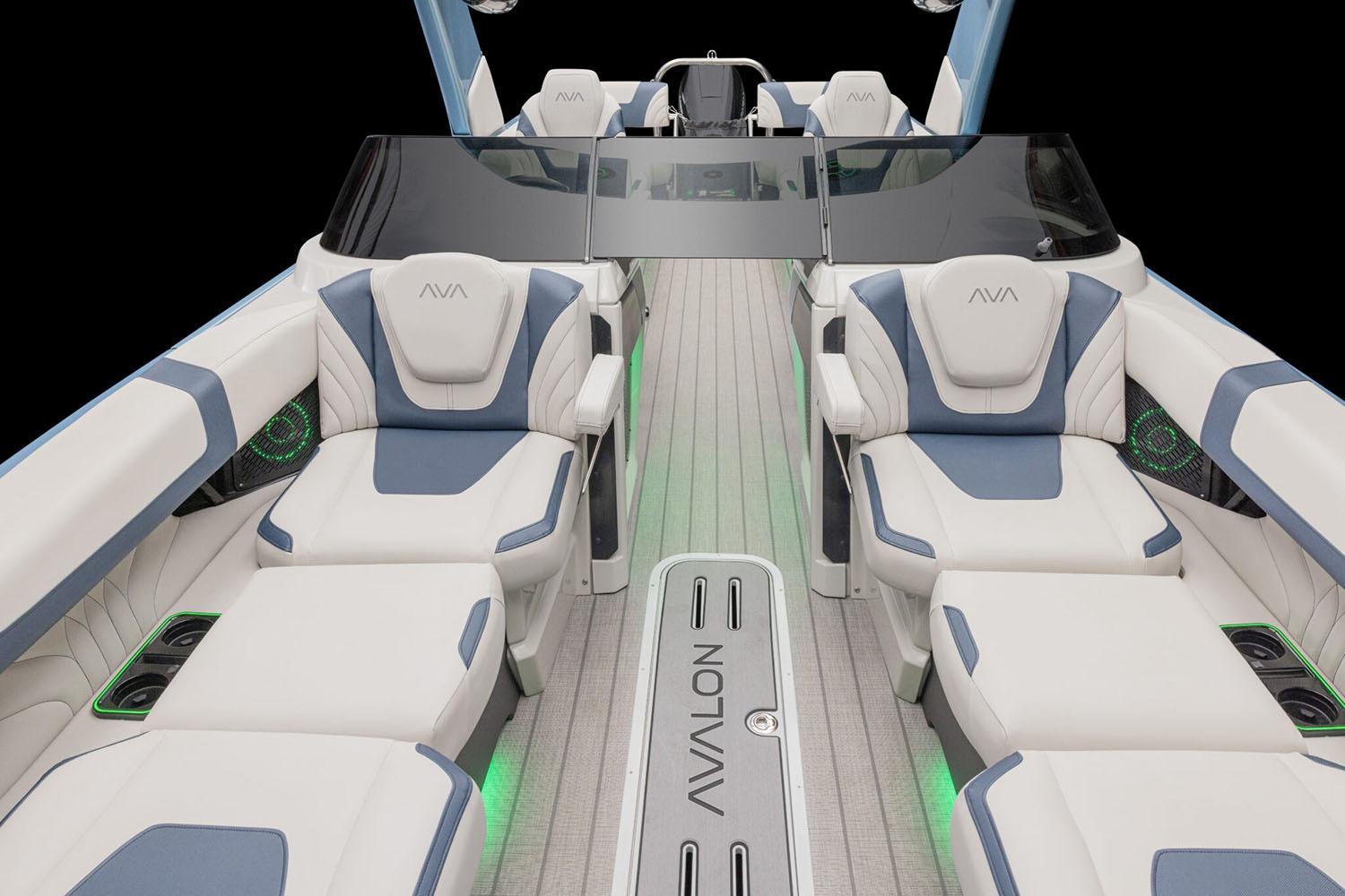2026 Avalon Excalibur Quad Lounge Shift Windshield - 27'
