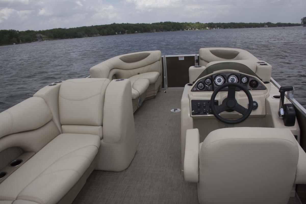 Used 2019 Sylvan Mirage 820 Cruise