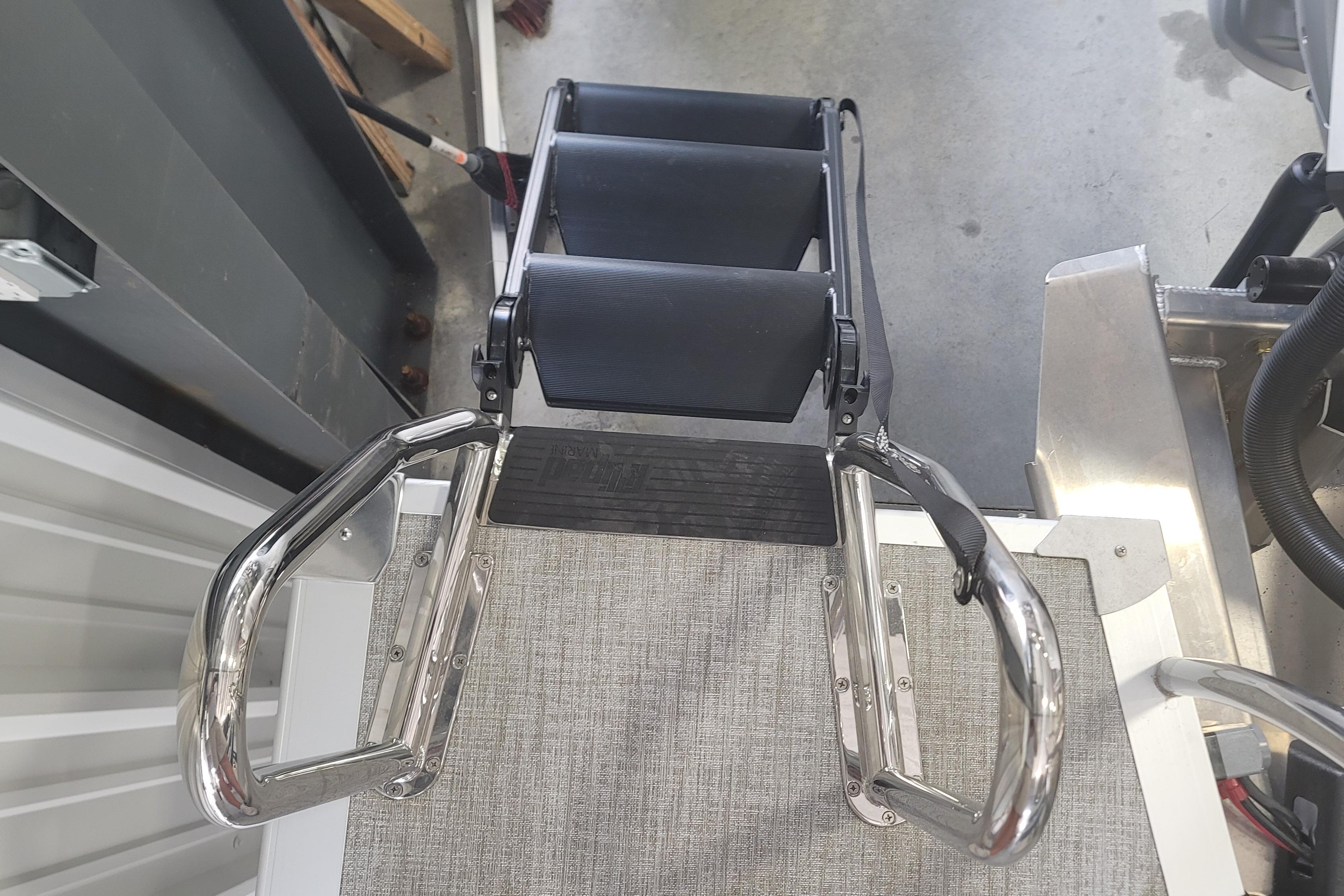2026 Avalon Platinum Catalina 2585 Windshield Cruise Rear Bench