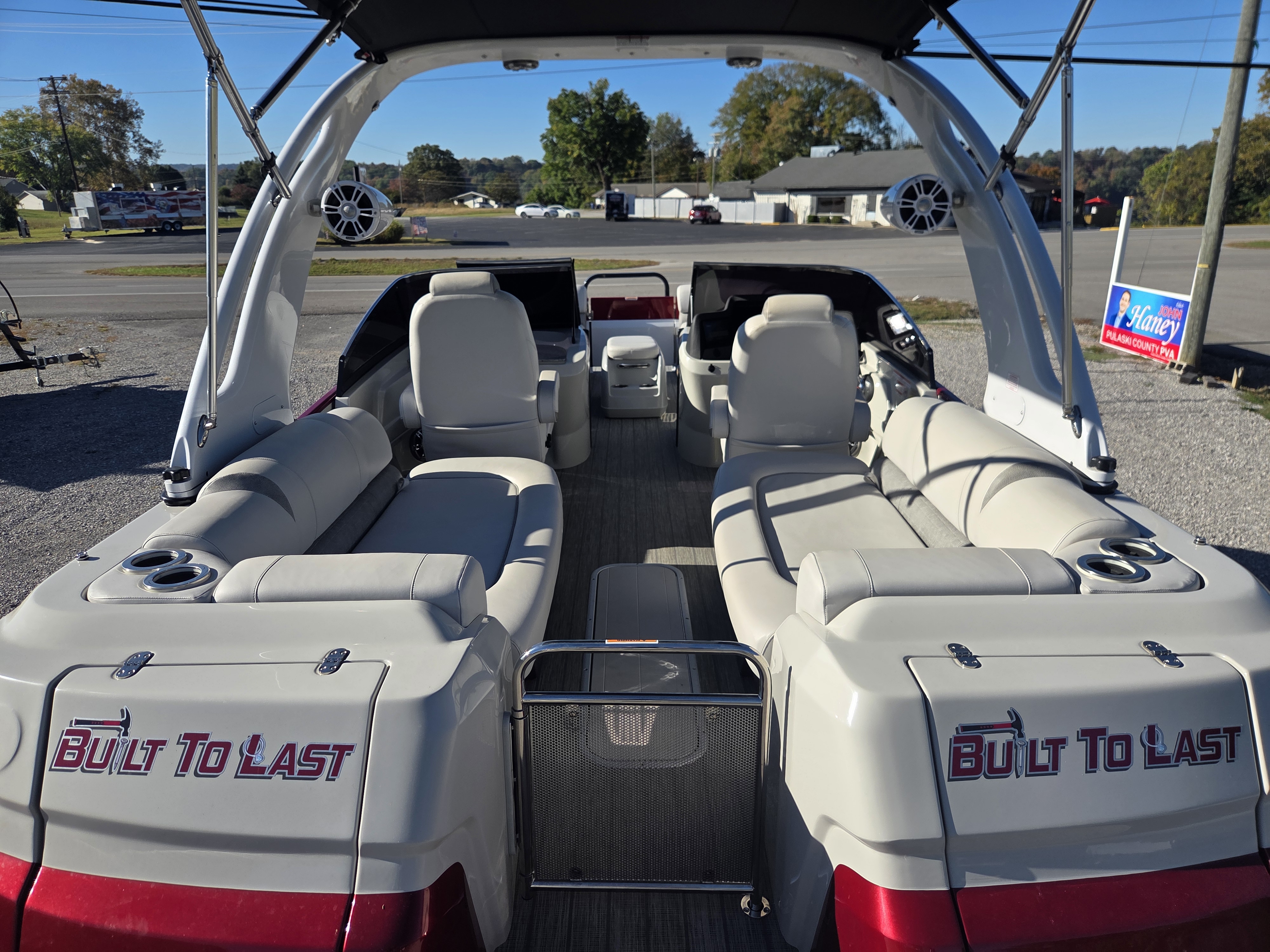 Used 2022 Avalon 2785 Excalibur QL Windshield