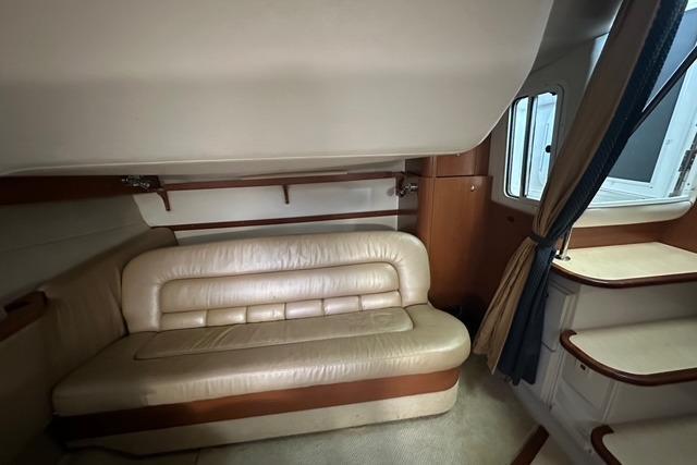 Used 2003 Four Winns 378 Vista
