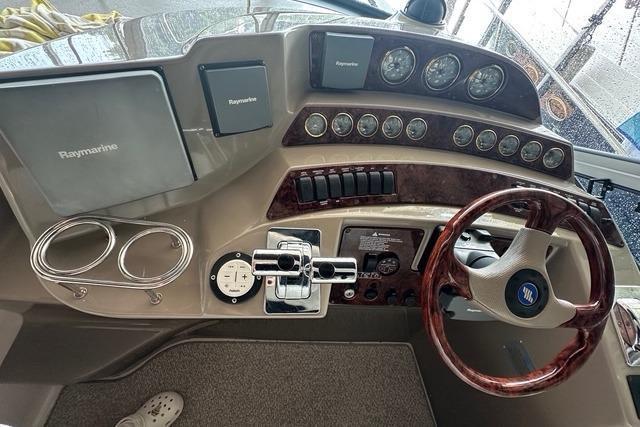 Used 2003 Four Winns 378 Vista