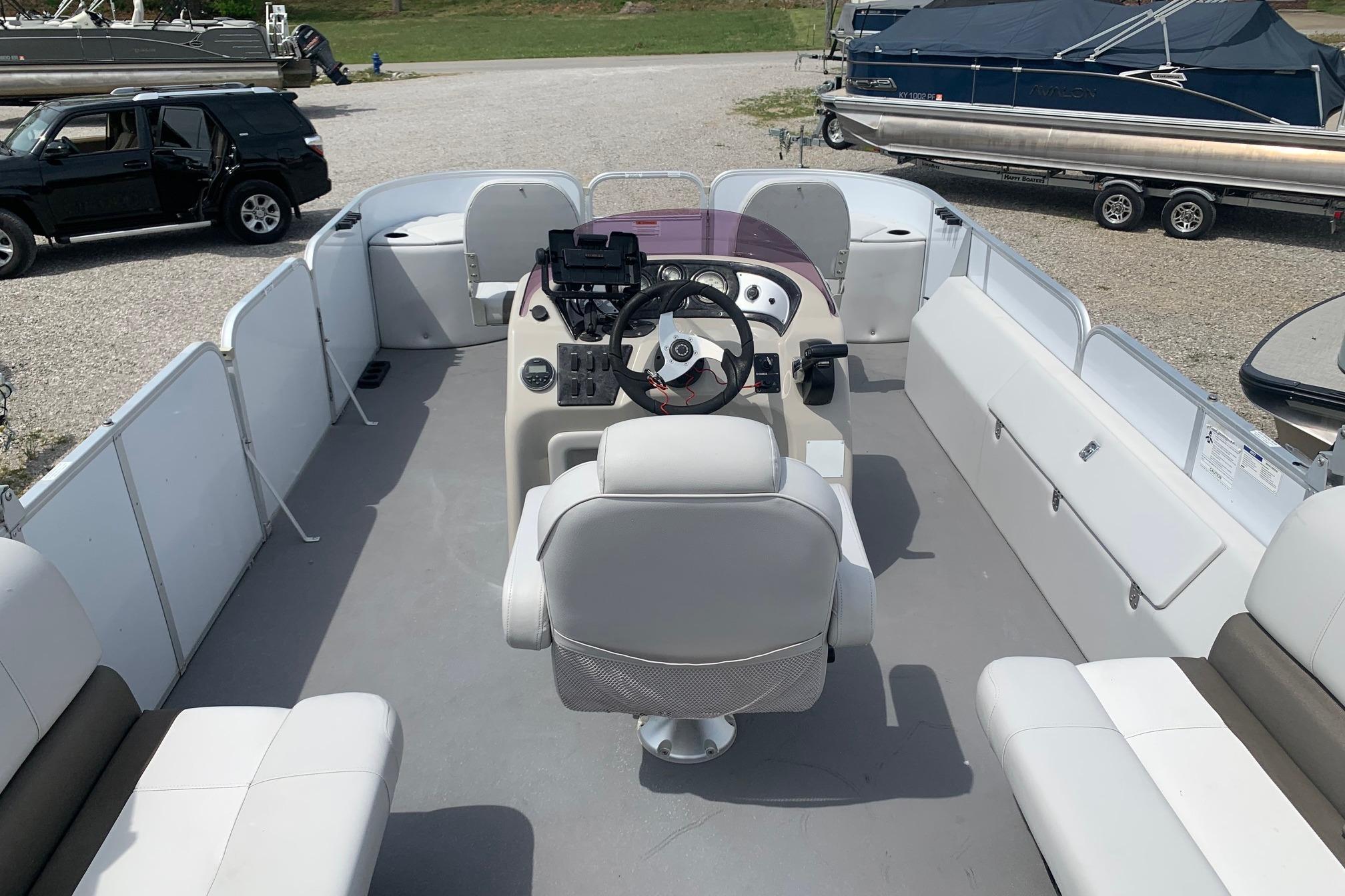 Used 2019 SunCatcher V22FC