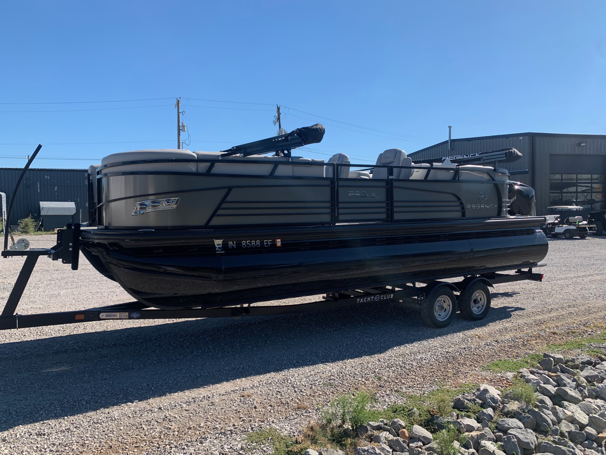 Used 2021 REGENCY TRITOON 230 LE3