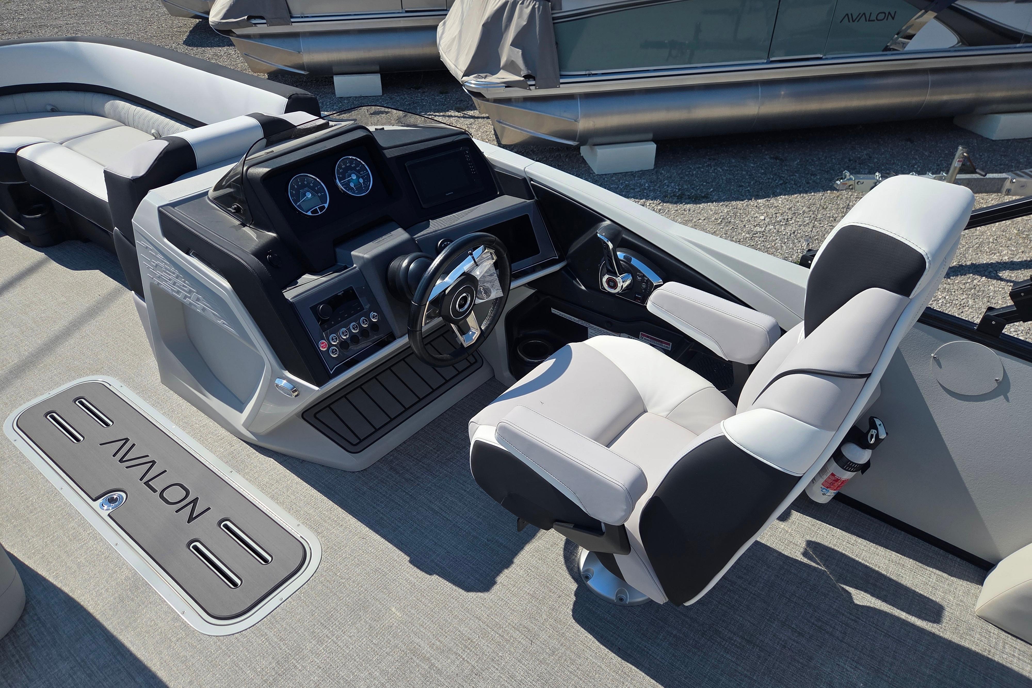 2026 Avalon Platinum Catalina 2585 Versitile Rear Lounger