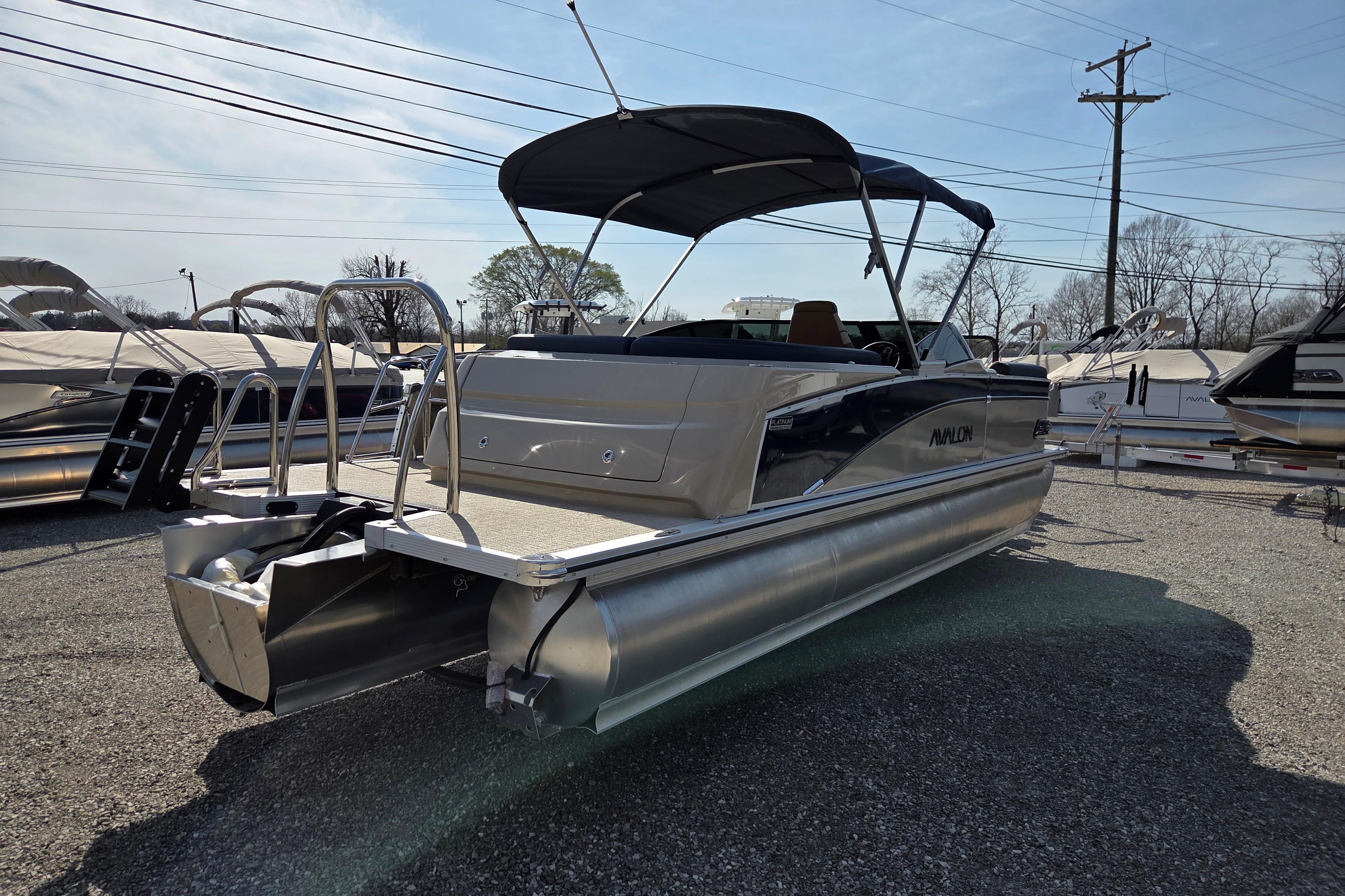 2026 Avalon Platinum Catalina 2585 Windshield Elite