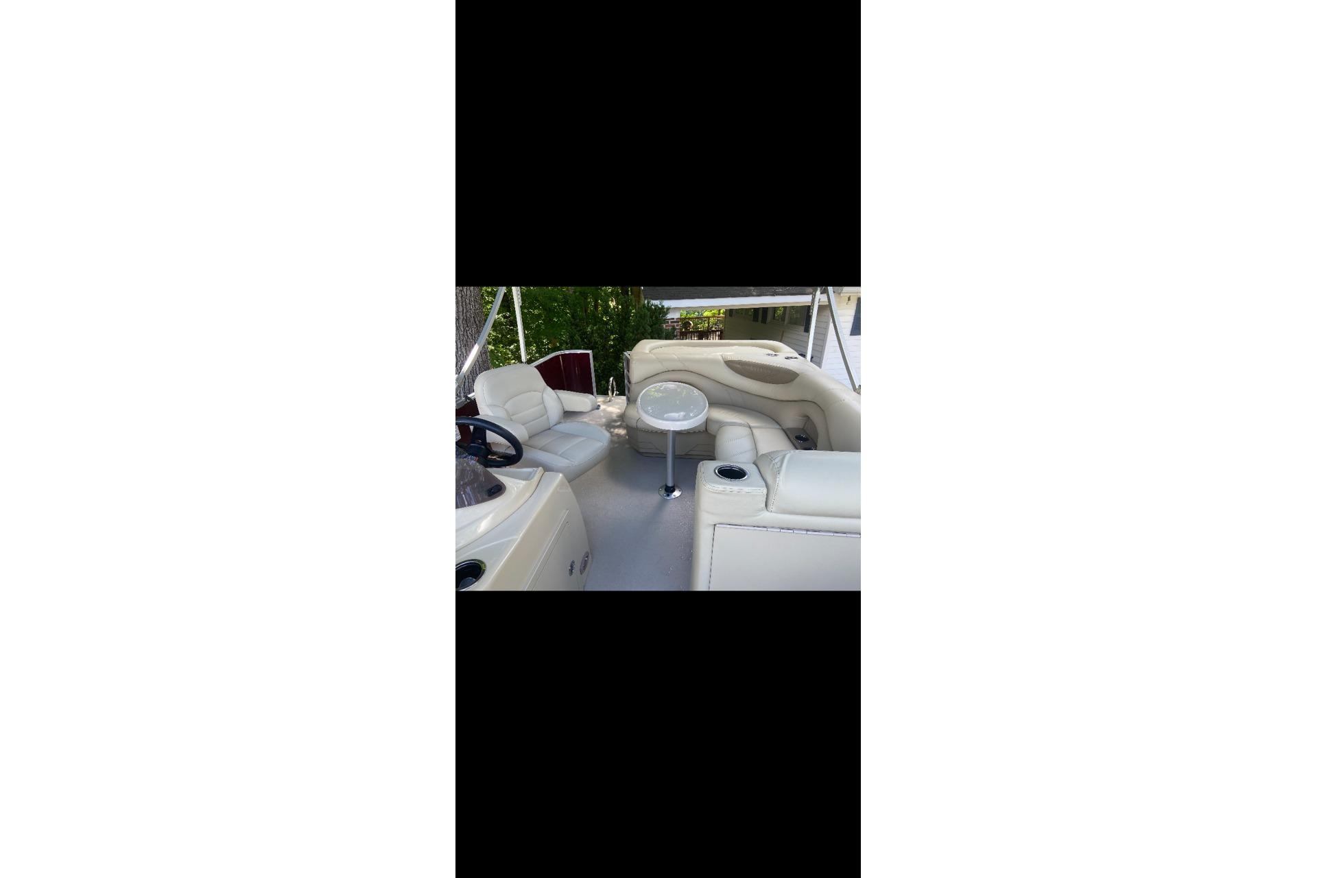 Used 2019 Sylvan Mirage 820 Cruise