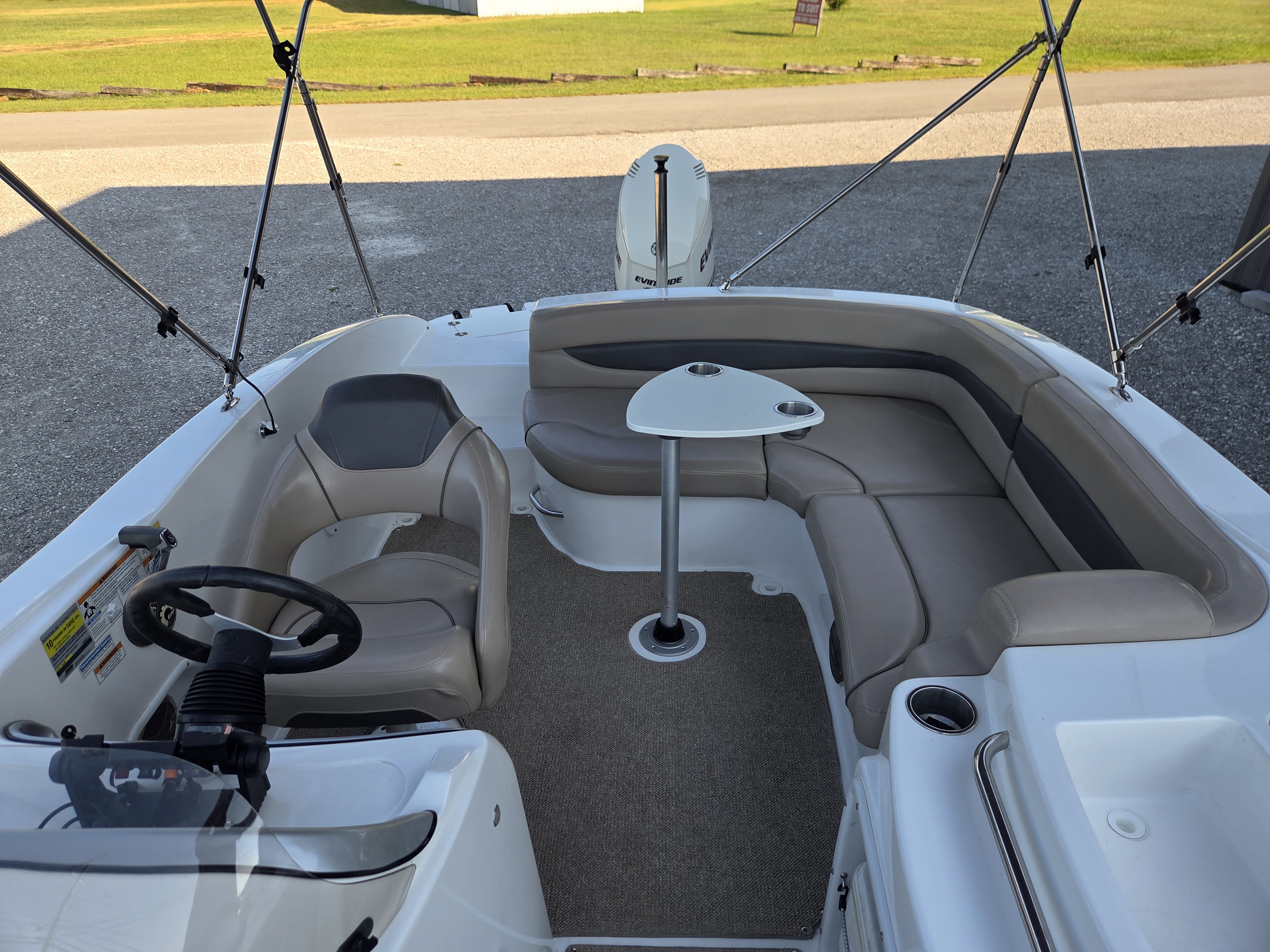 Used 2013 Hurricane 203 Sundeck Sport OB