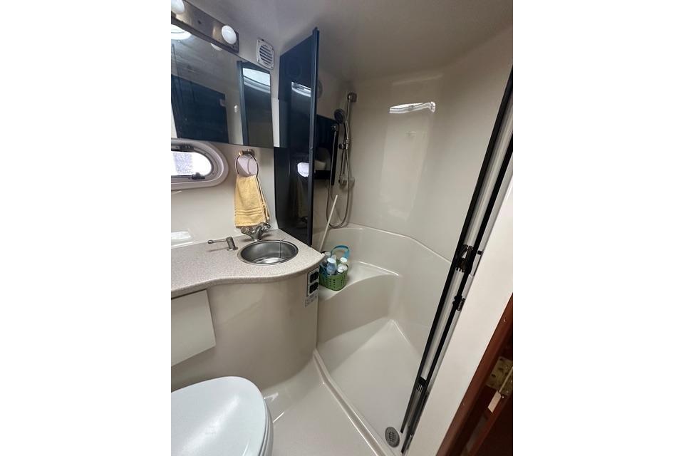 Used 2003 Four Winns 378 Vista