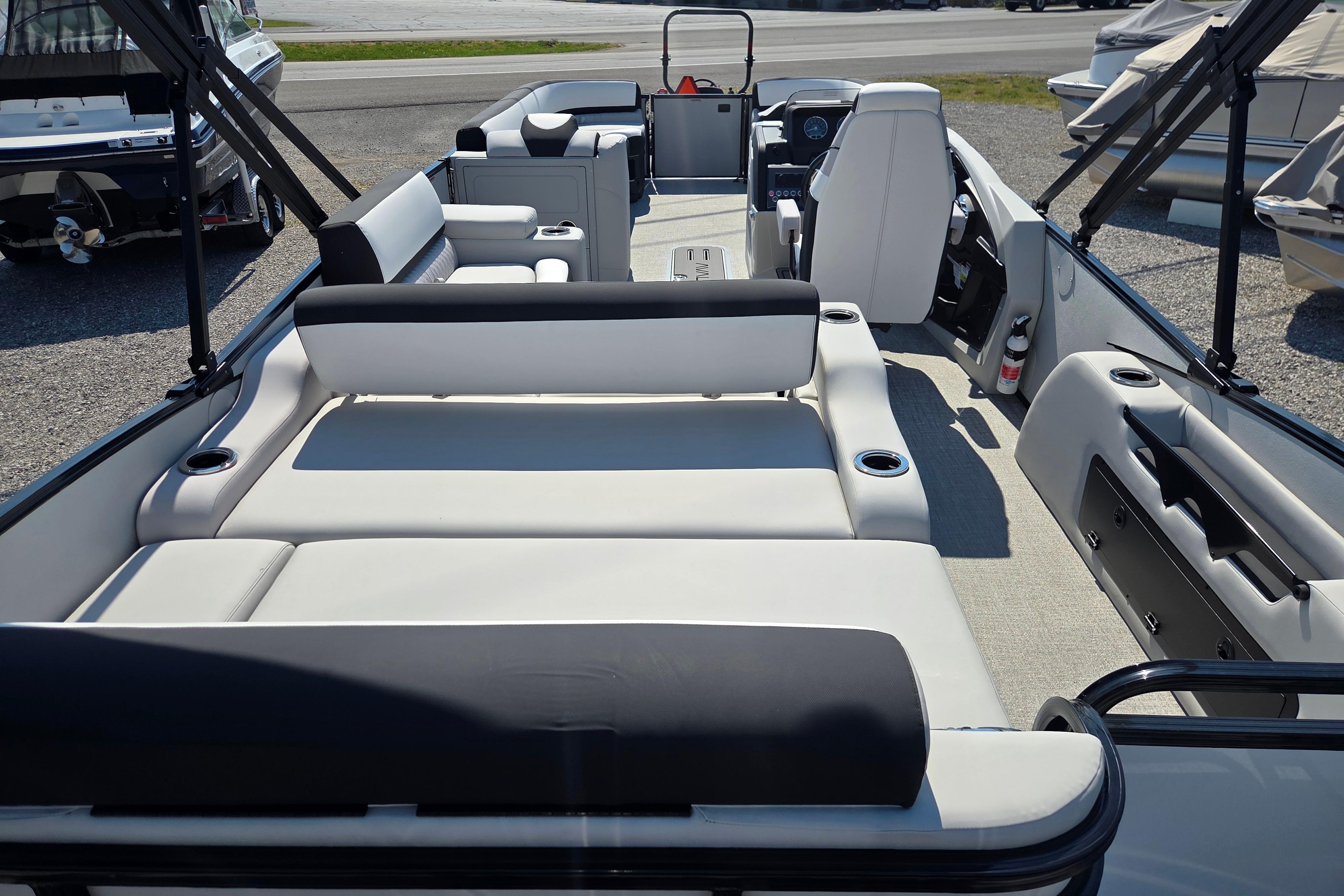 2026 Avalon Platinum Catalina 2585 Versitile Rear Lounger