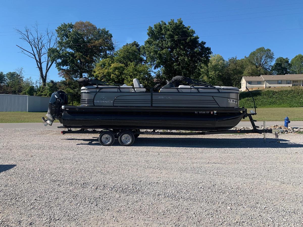 Used 2021 REGENCY TRITOON 230 LE3