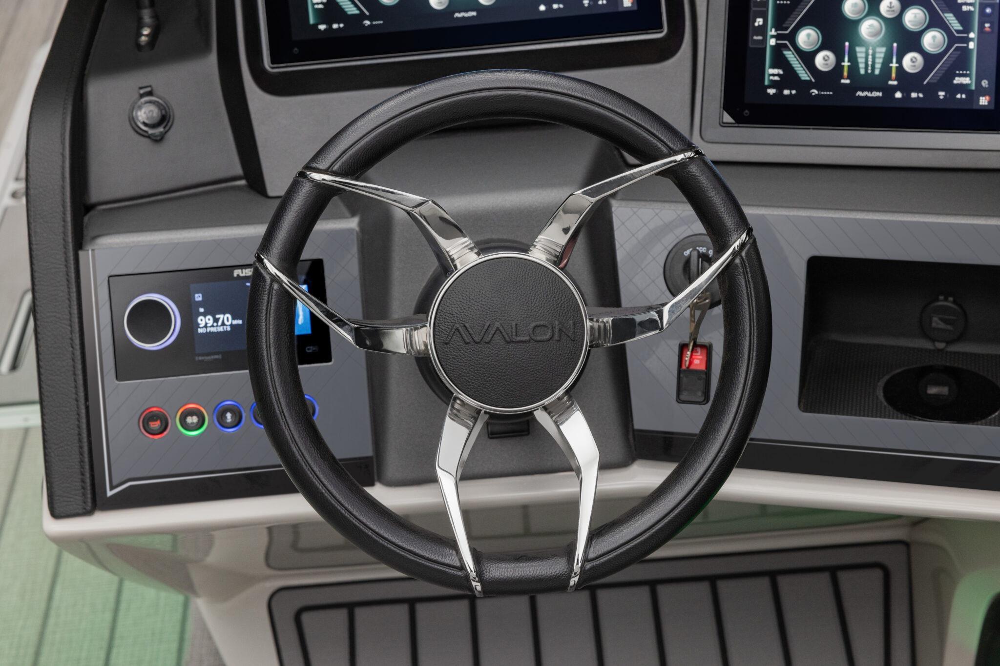 2026 Avalon Excalibur Quad Lounge Shift Windshield - 27'