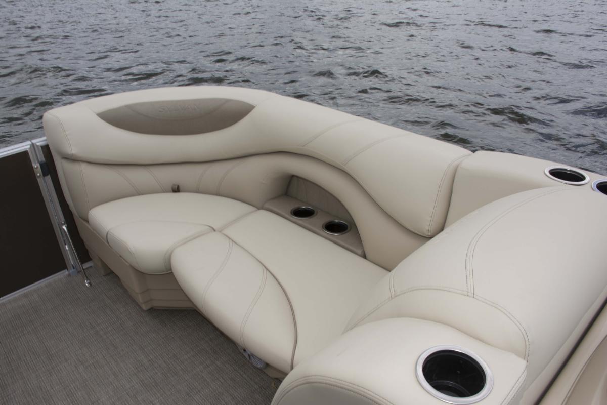 Used 2019 Sylvan Mirage 820 Cruise
