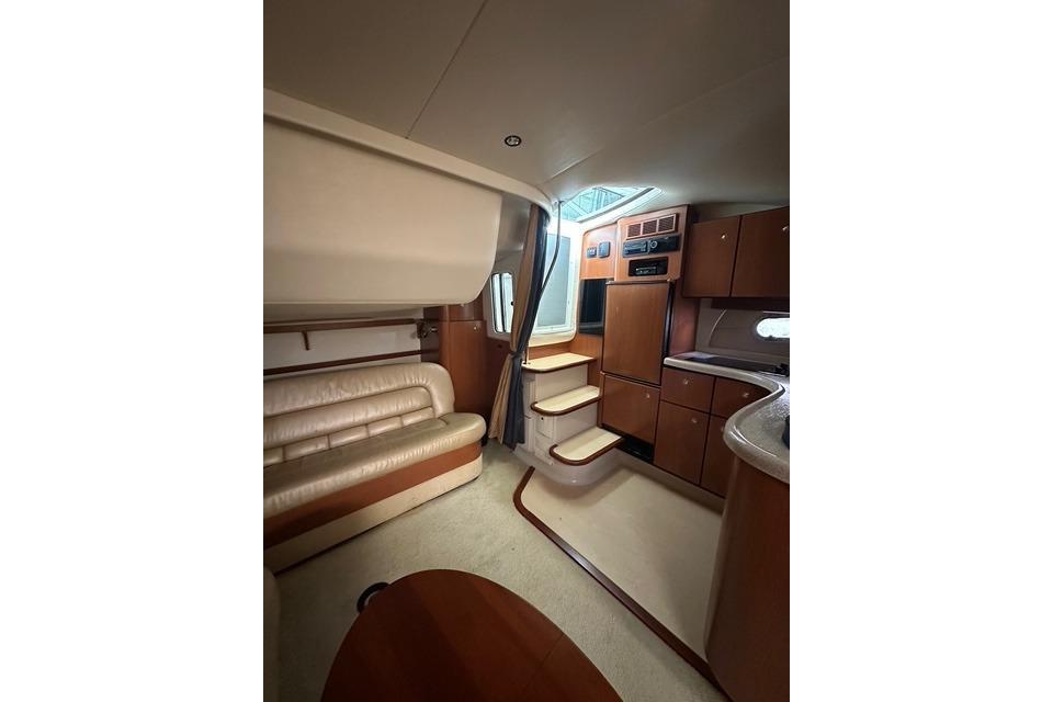 Used 2003 Four Winns 378 Vista