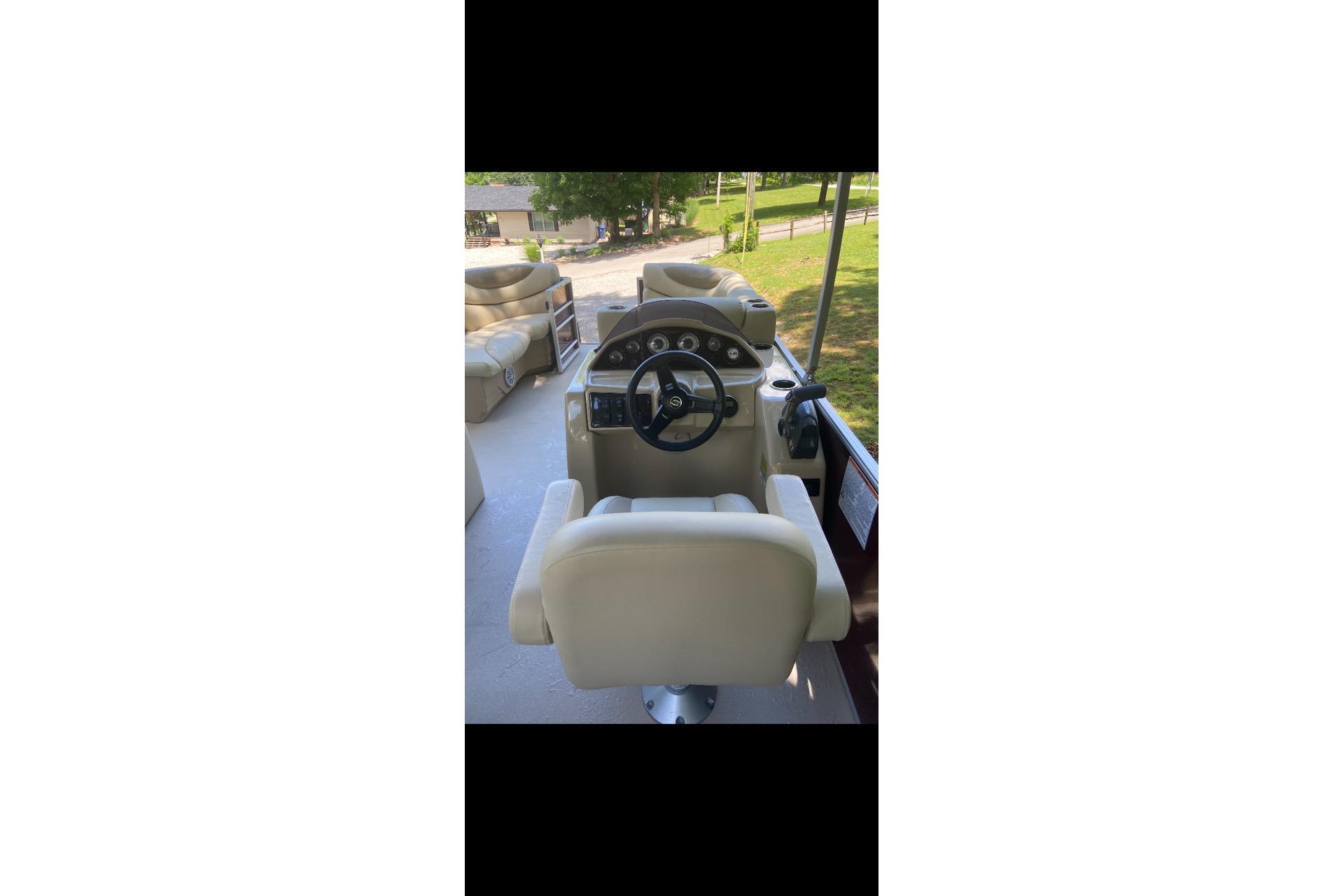 Used 2019 Sylvan Mirage 820 Cruise