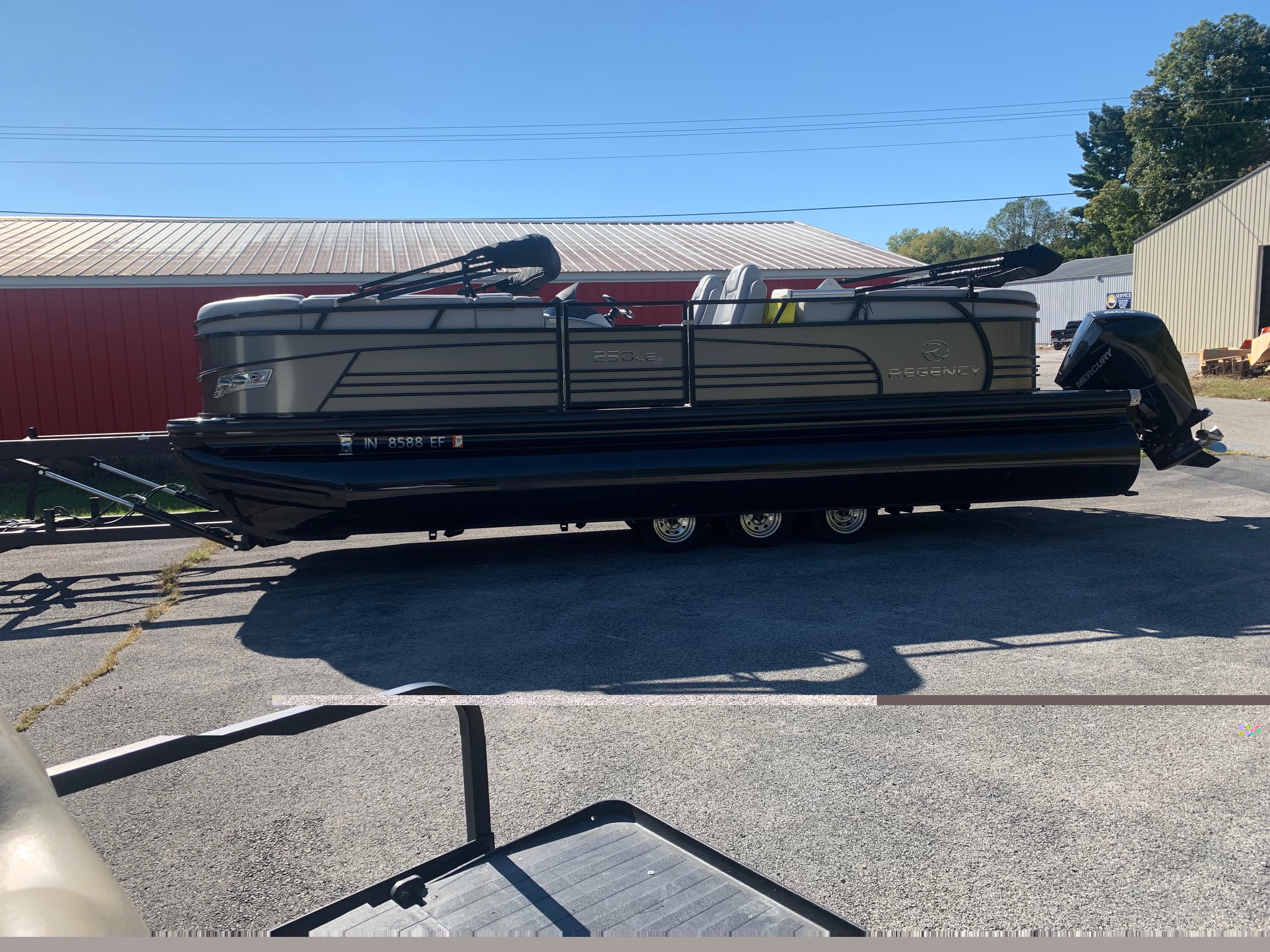 Used 2021 REGENCY TRITOON 230 LE3