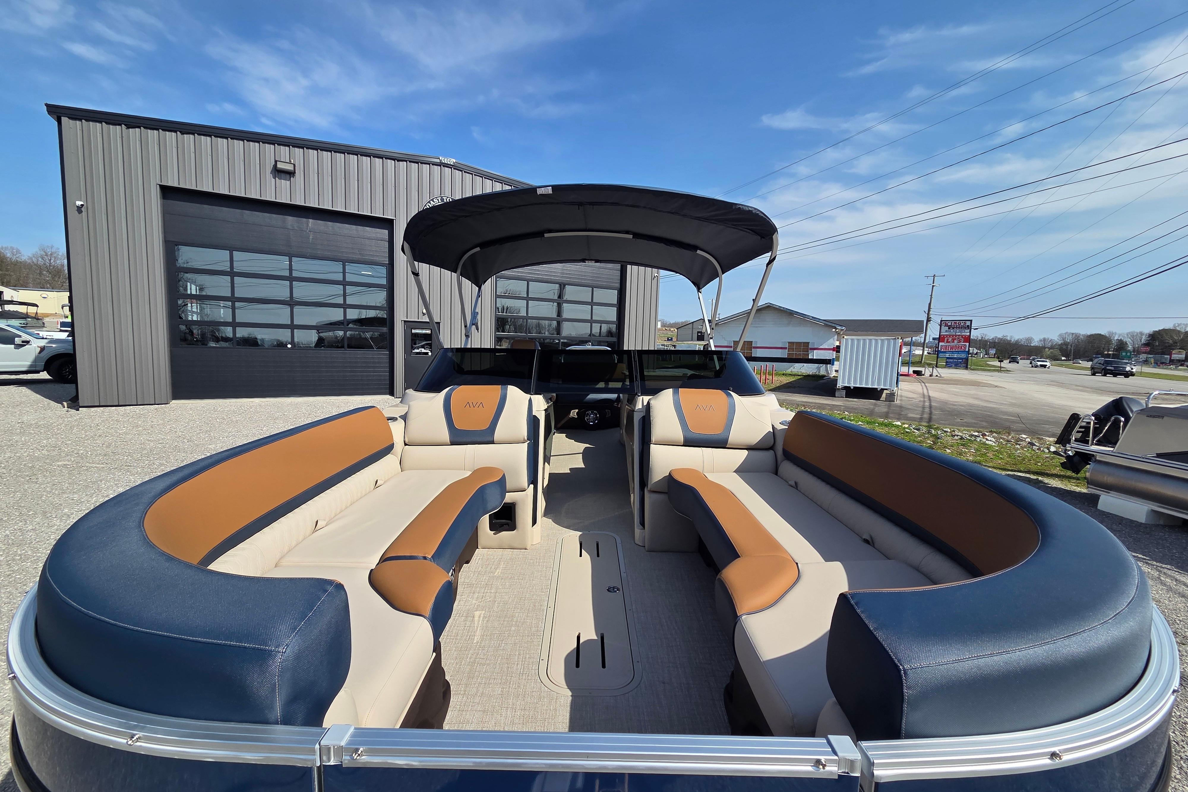 2026 Avalon Platinum Catalina 2585 Windshield Elite