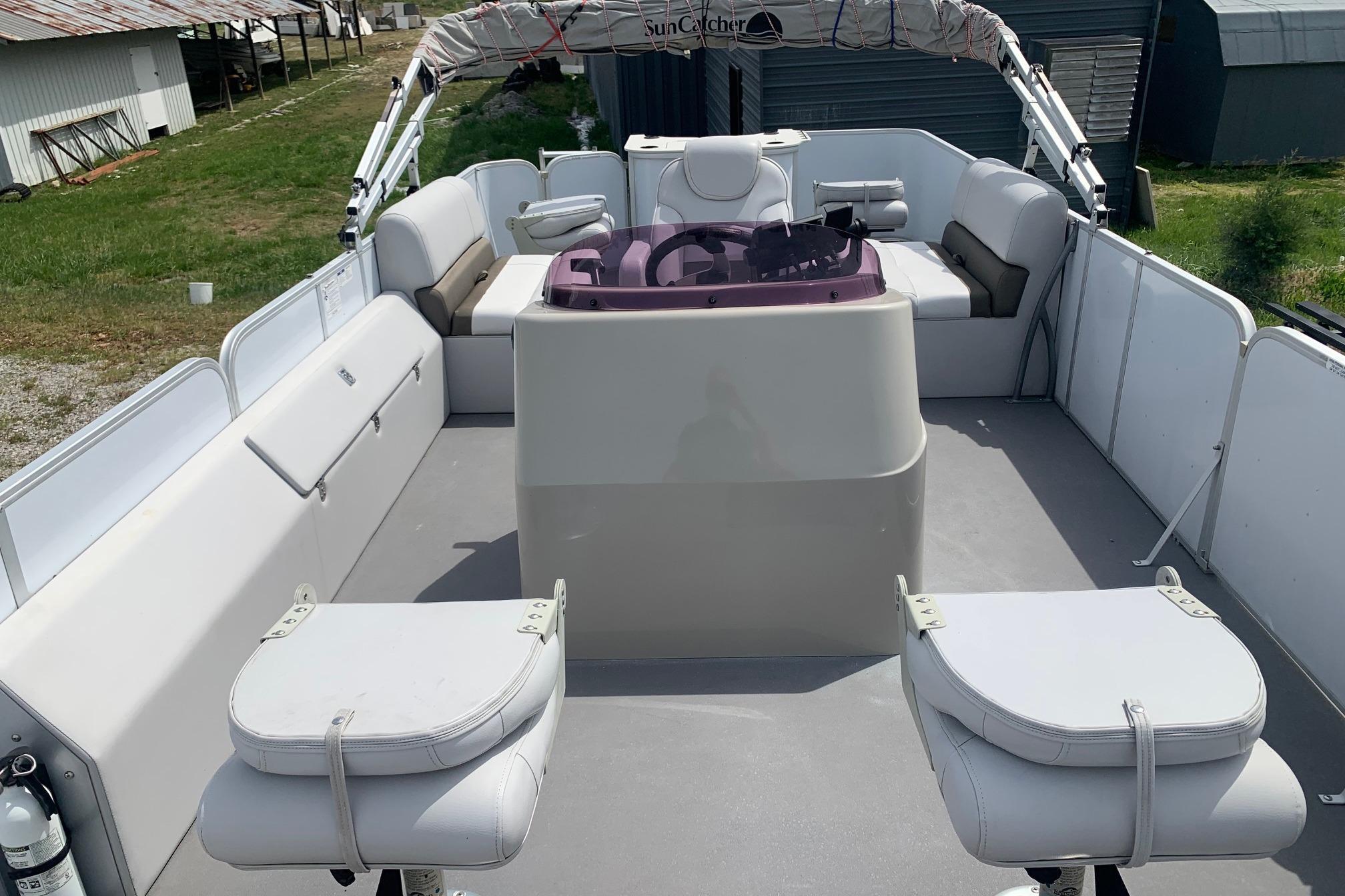 Used 2019 SunCatcher V22FC
