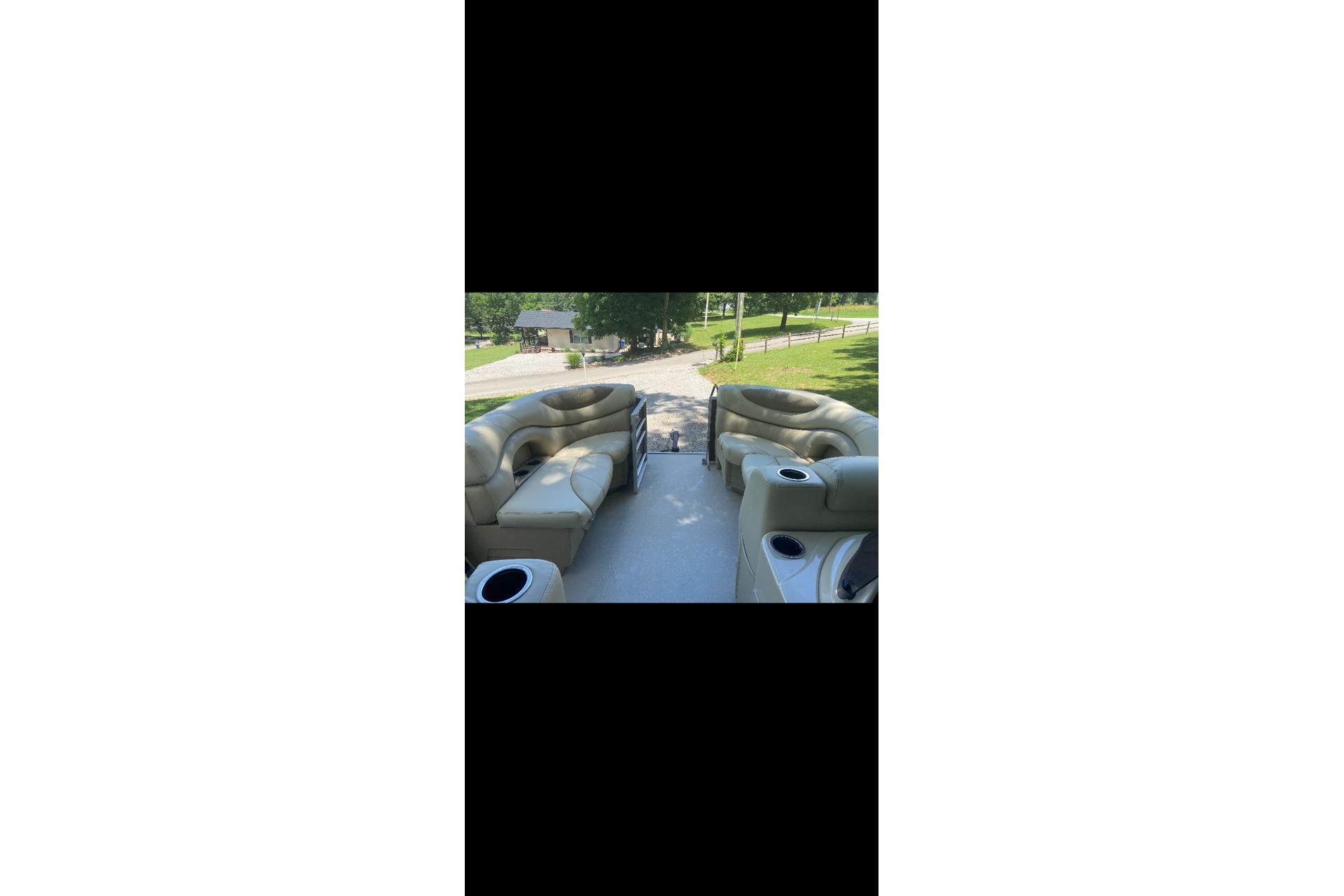 Used 2019 Sylvan Mirage 820 Cruise