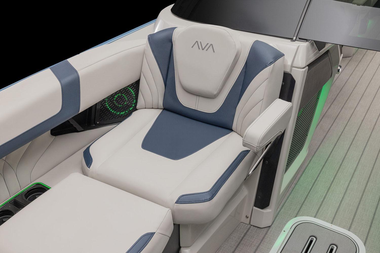 2026 Avalon Excalibur Quad Lounge Shift Windshield - 27'