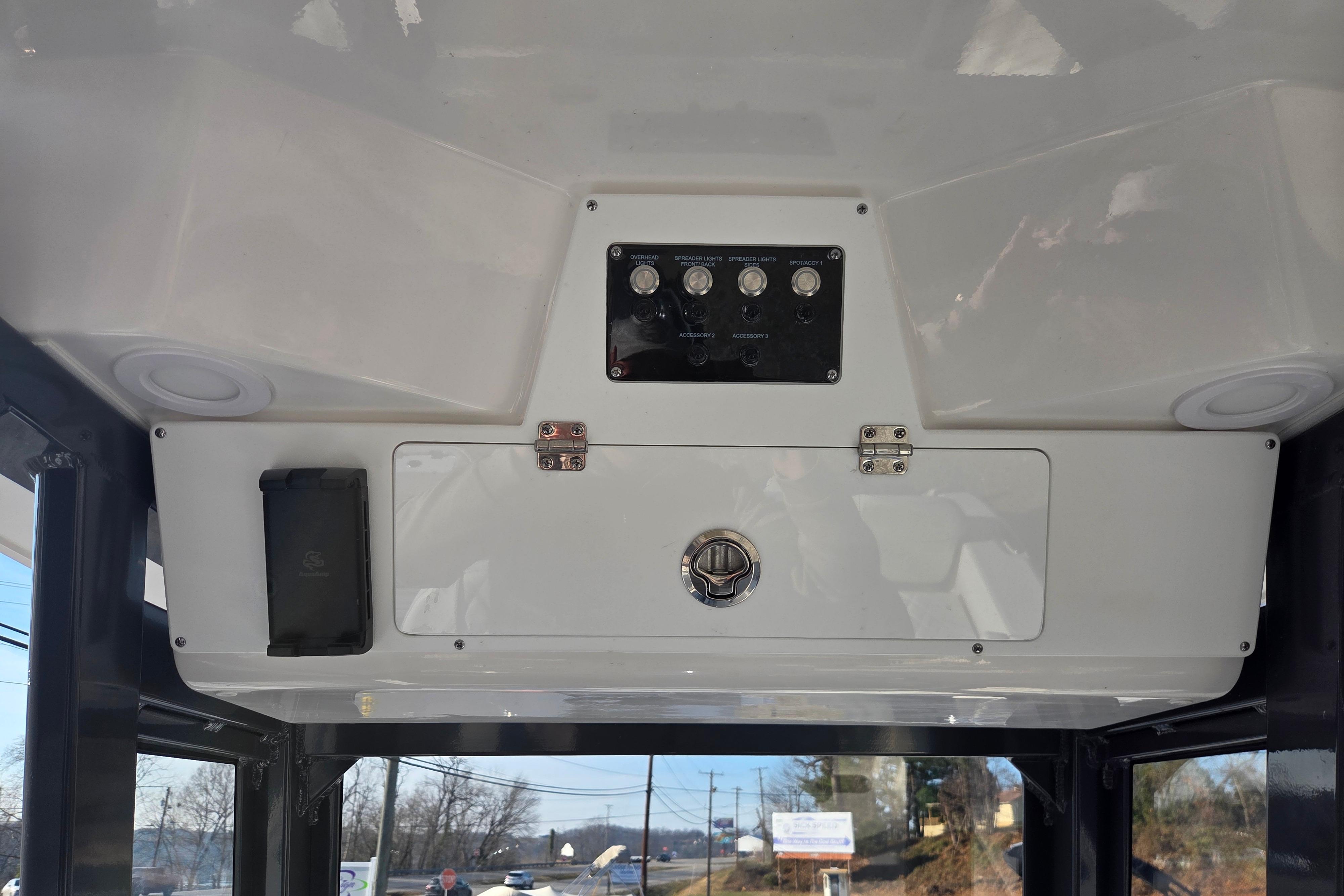 2026 Sea Fox 228 Commander