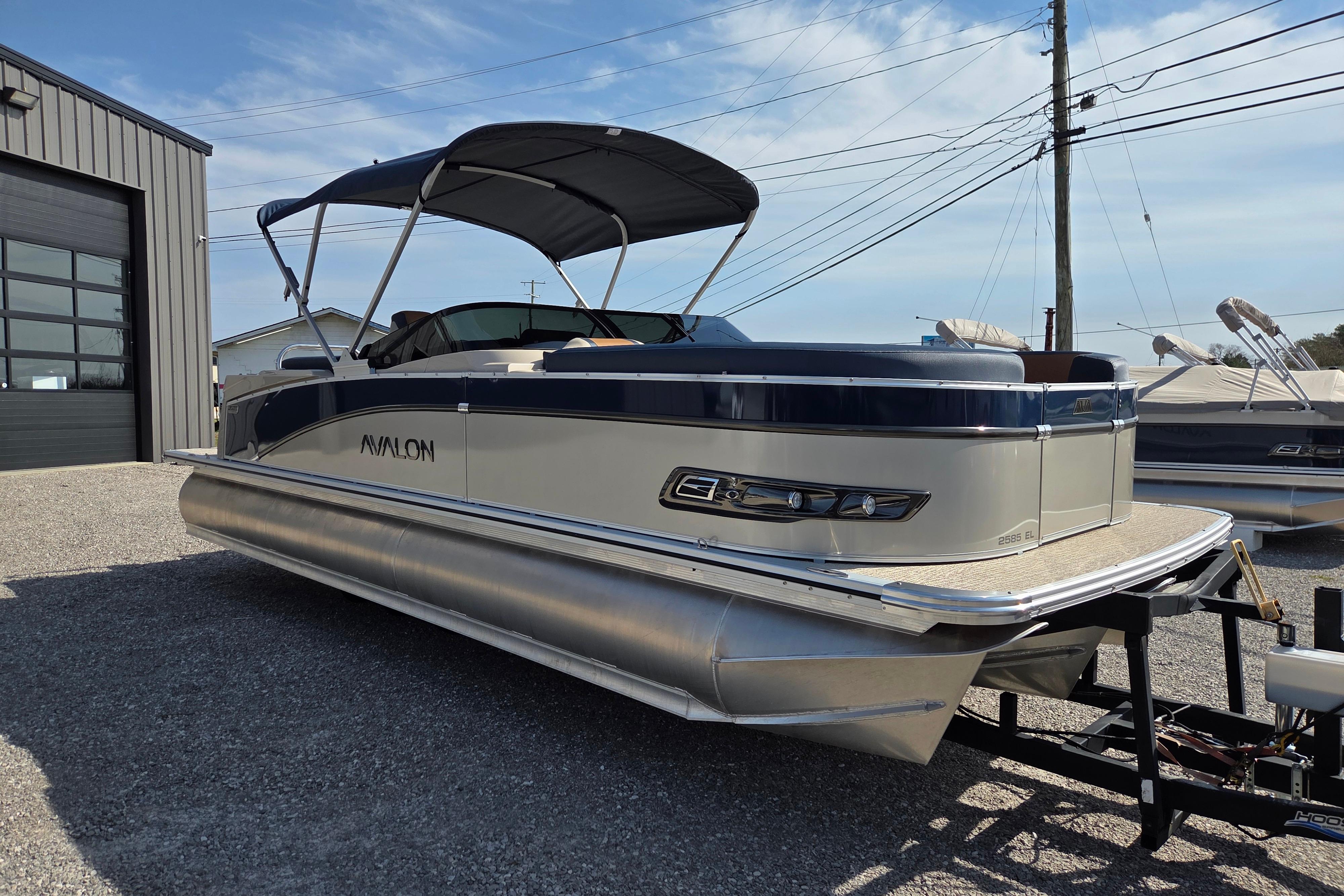 2026 Avalon Platinum Catalina 2585 Windshield Elite