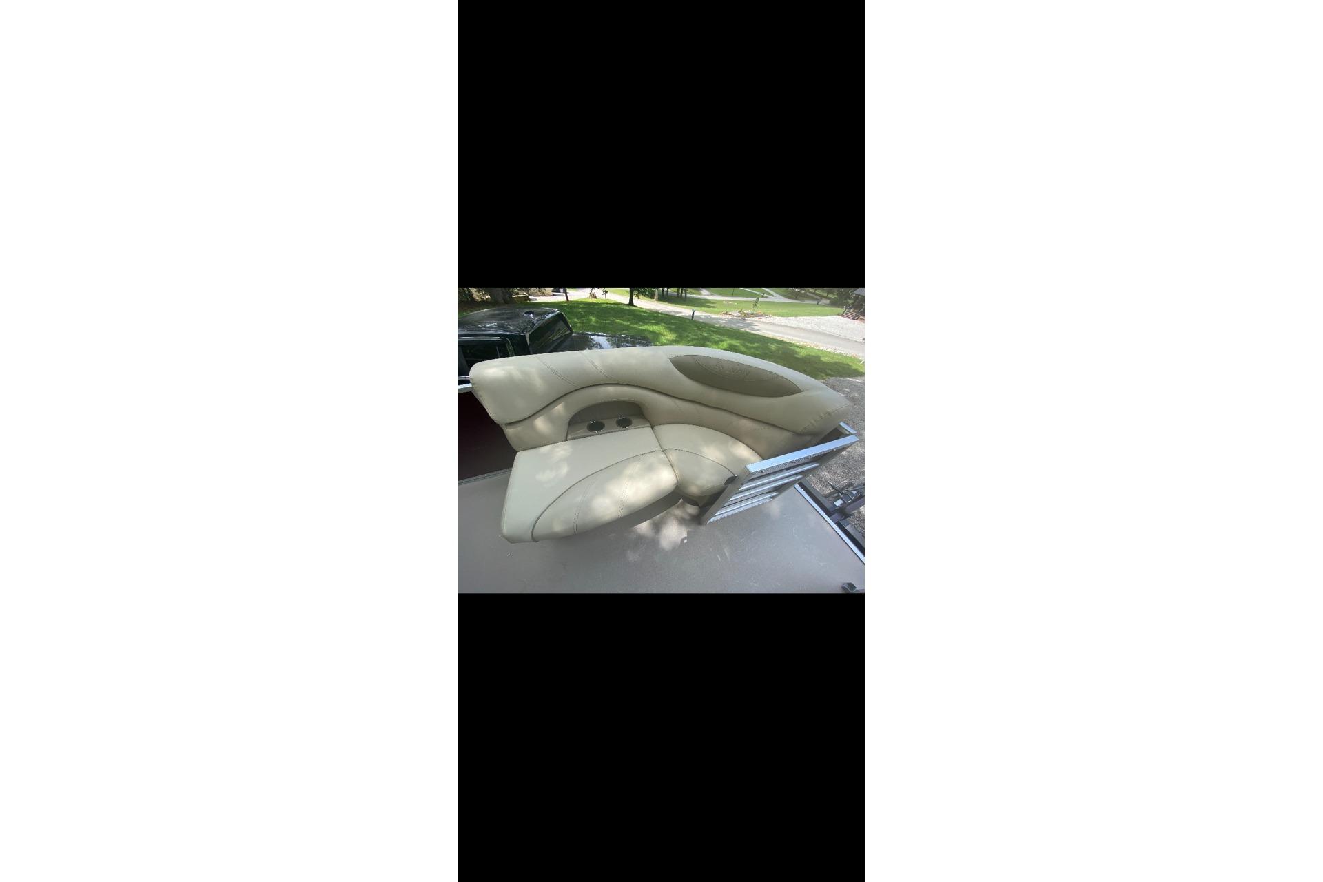 Used 2019 Sylvan Mirage 820 Cruise