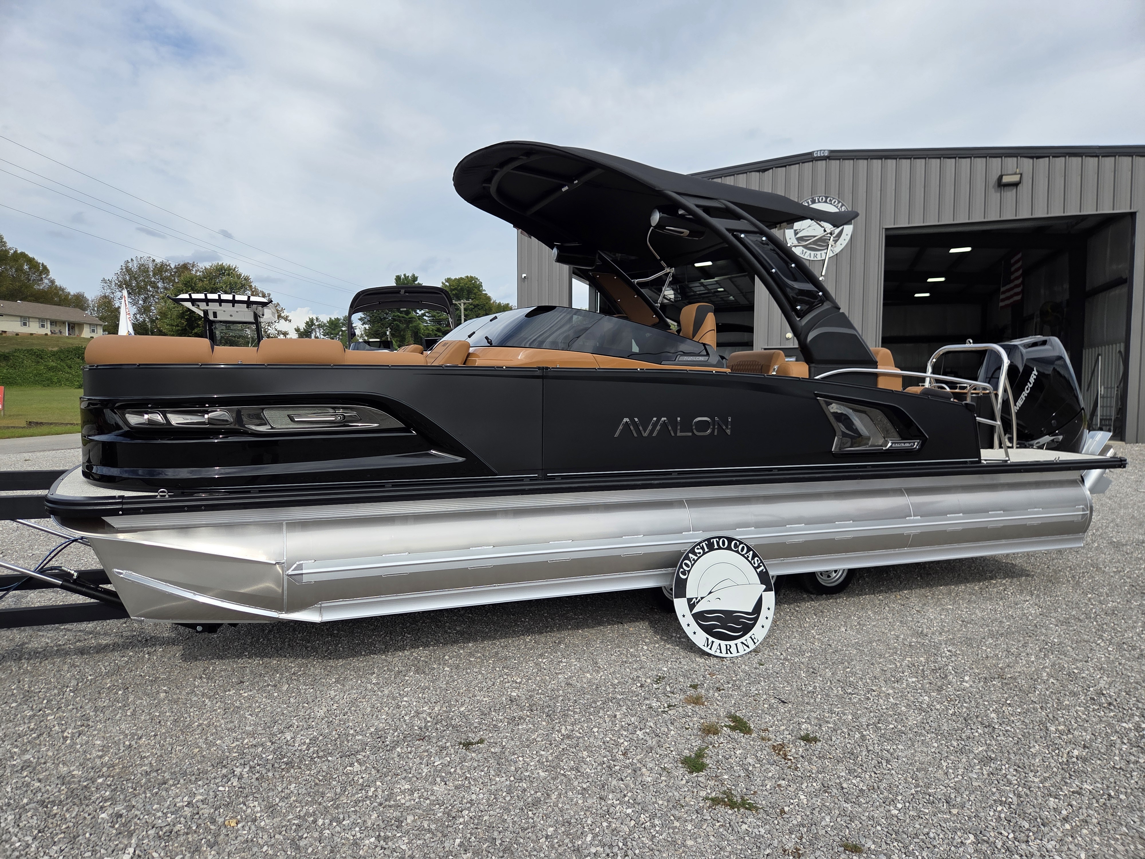 2027 Avalon 2585 Excalibur LTD Quad Lounger Shift