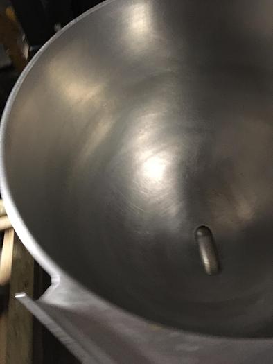 Used GROEN DEE/4T-40, 40 GAL ELECTRIC TILTING STEAM KETTLE w/ 2" TANGENT DRAW OFF VALVE, HINGED STAINLESS STEEL COVER, T&S STYLE DUAL TEMPERATURE WATER FILL FAUCET ASSEMBLY. (STOCK #755)