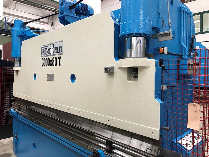 Usato PIEGATRICE  F. RIBOLDI IDRAULICA 3000 X 80 ton