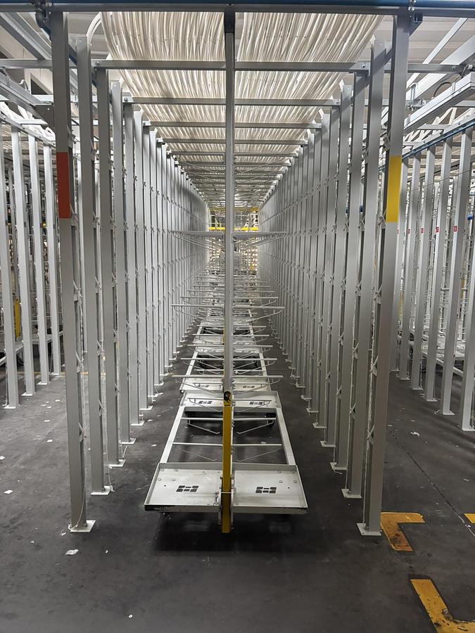 Used Matthys tufing creel with mobile creel carts