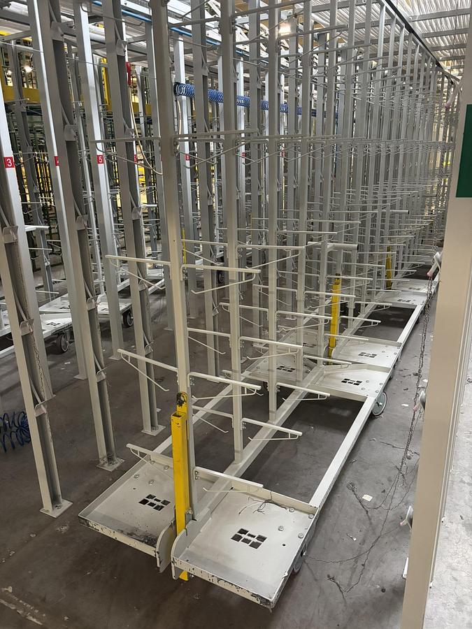 Used Matthys tufing creel with mobile creel carts