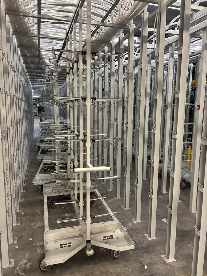 Used Matthys tufing creel with mobile creel carts